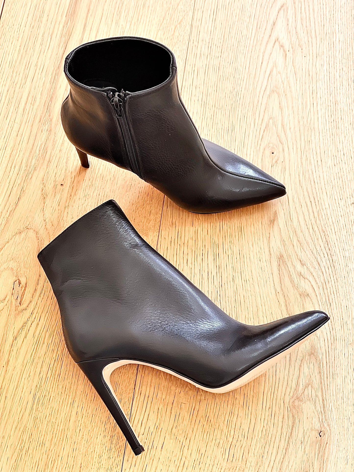 BORN BLACK LEATHER