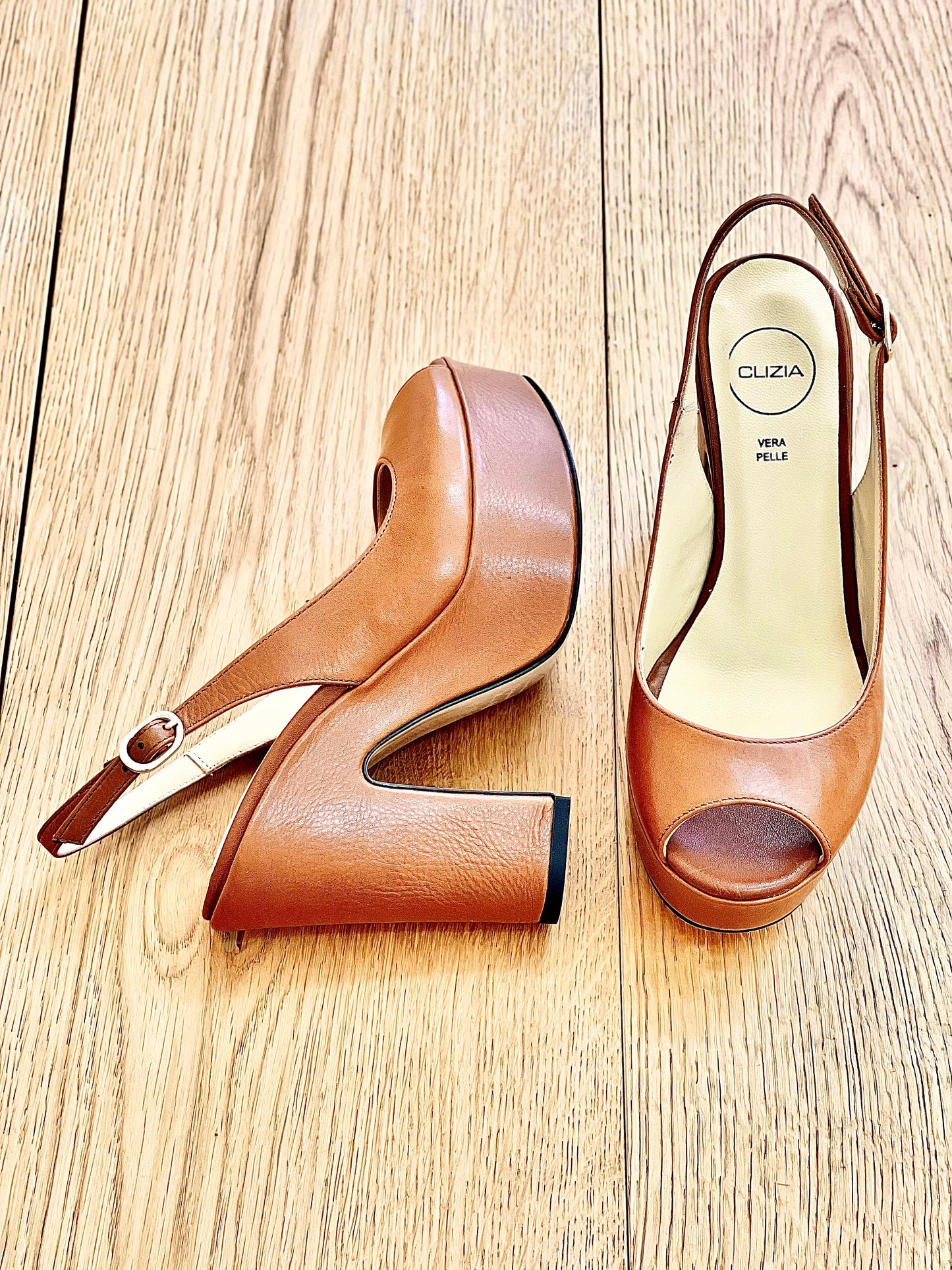 HELLEN COGNAC LEATHER
