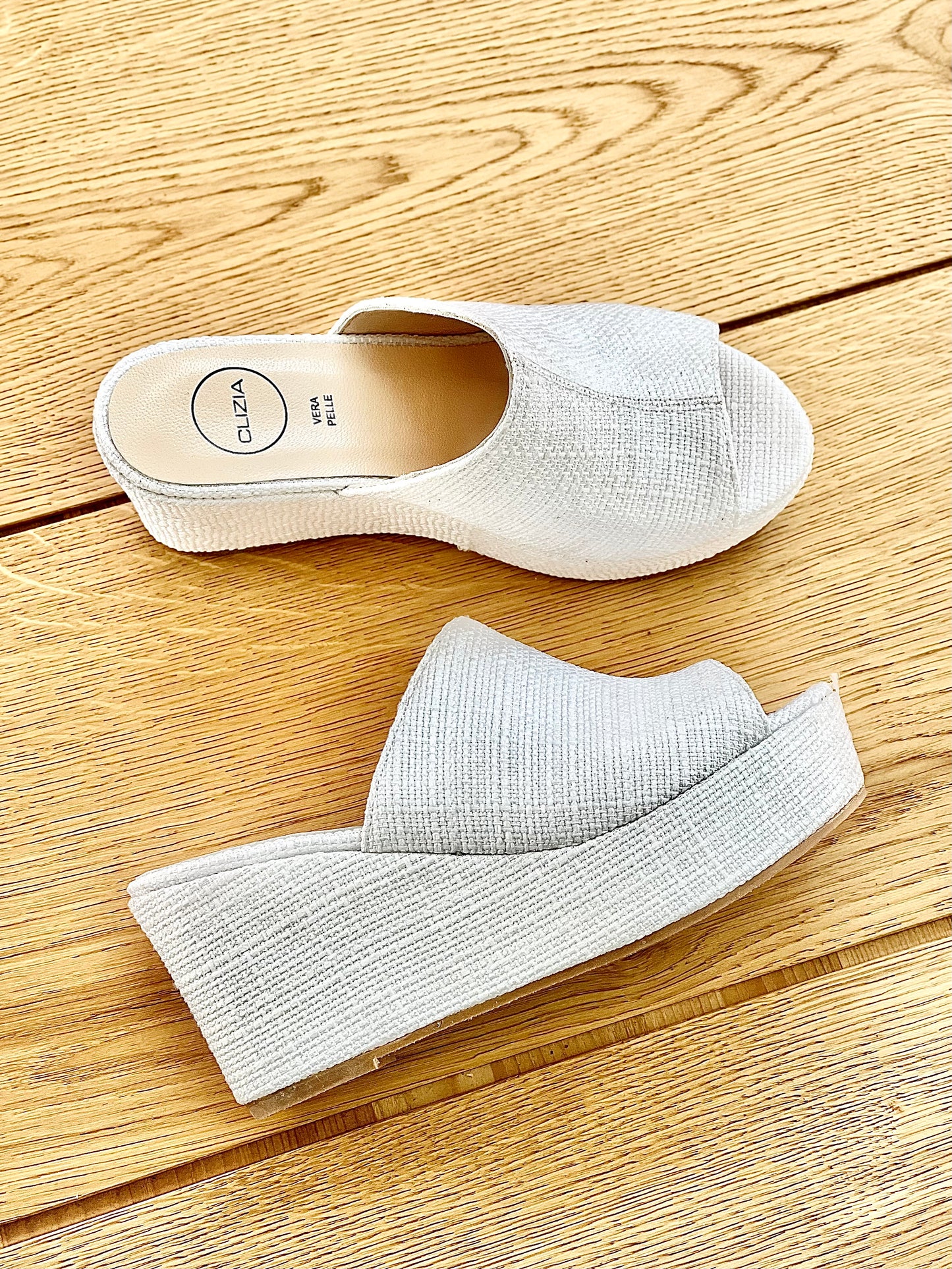 MOIRA CANVAS WHITE