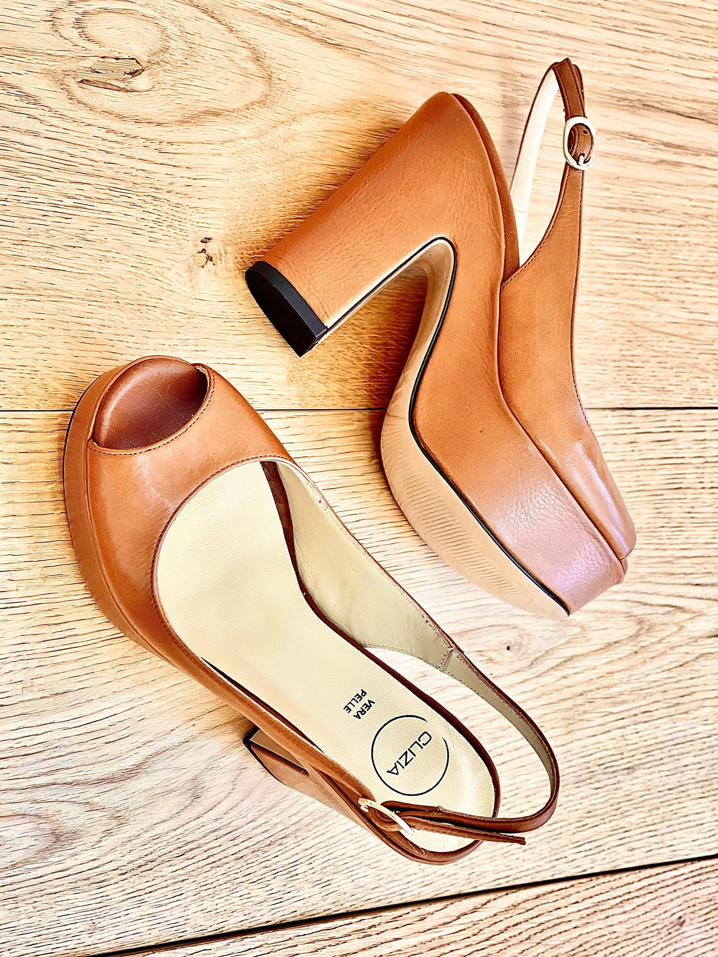 HELLEN COGNAC LEATHER