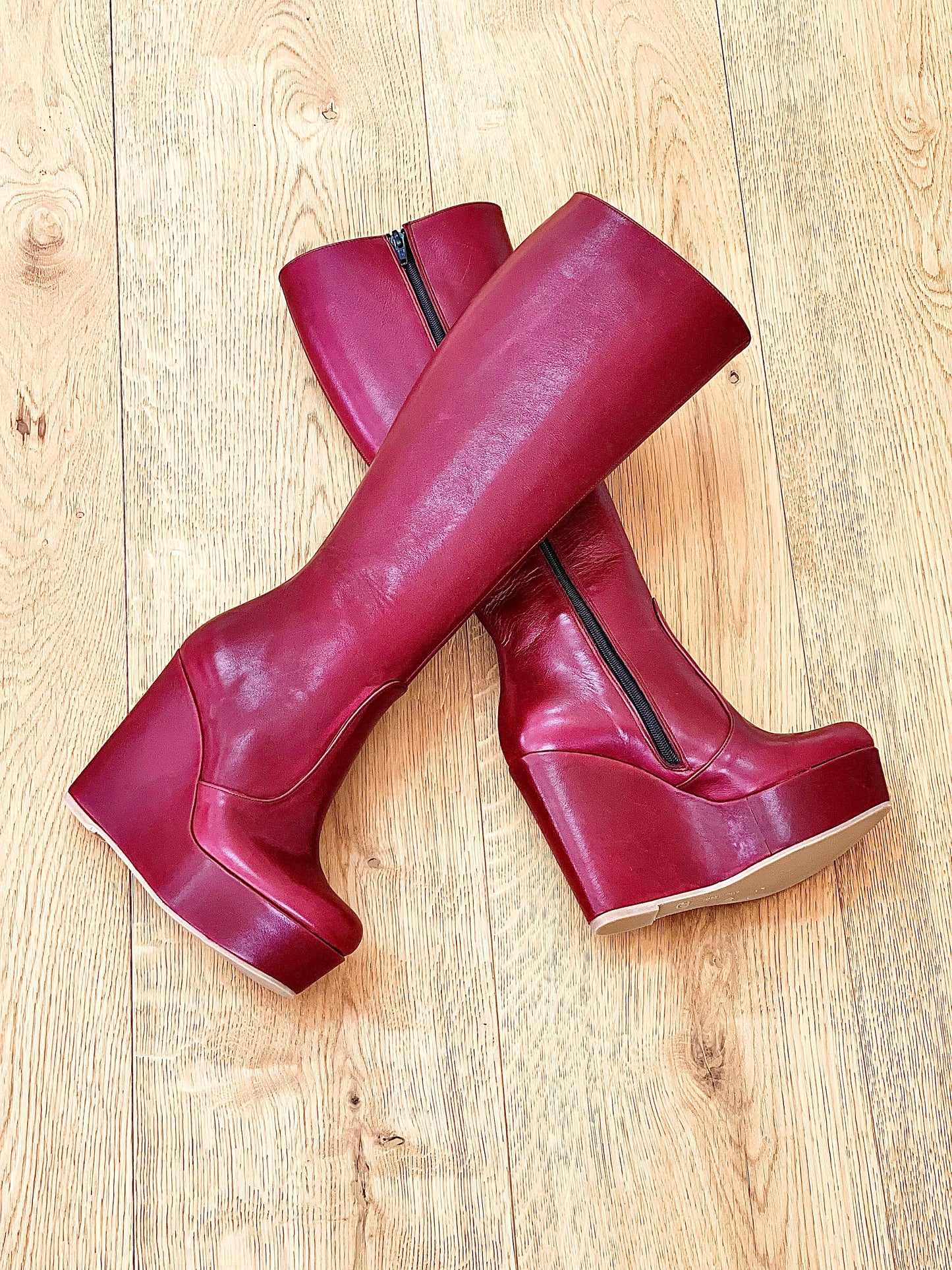 BURGUNDY LEATHER SAM