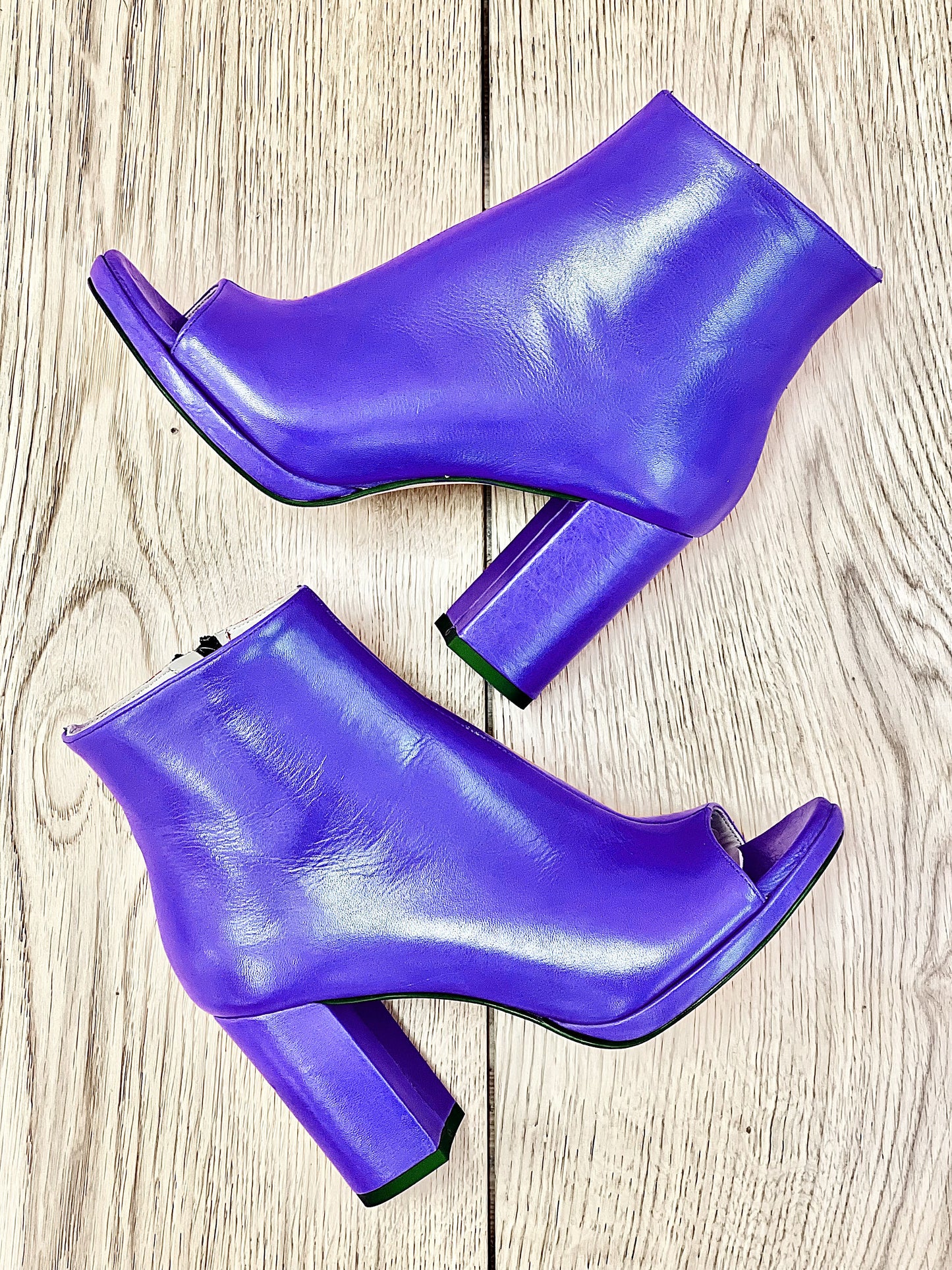 AMAZON BLUE LEATHER