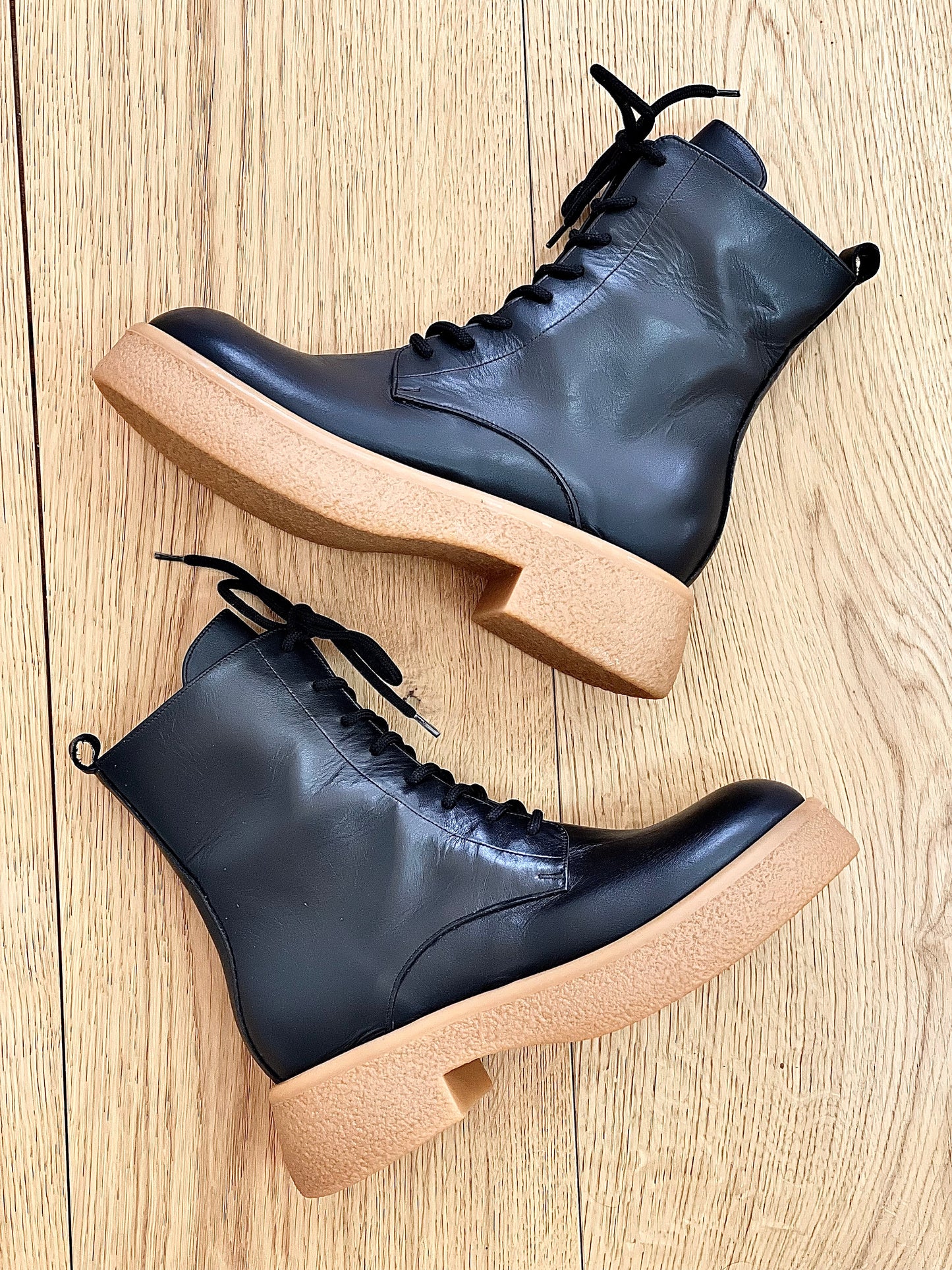 BIX BLACK LEATHER