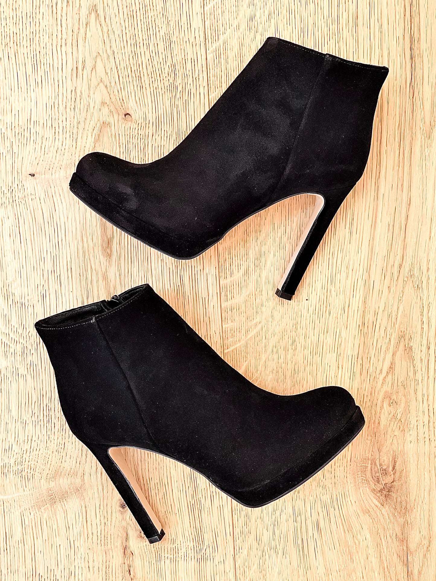 JIM BLACK SUEDE