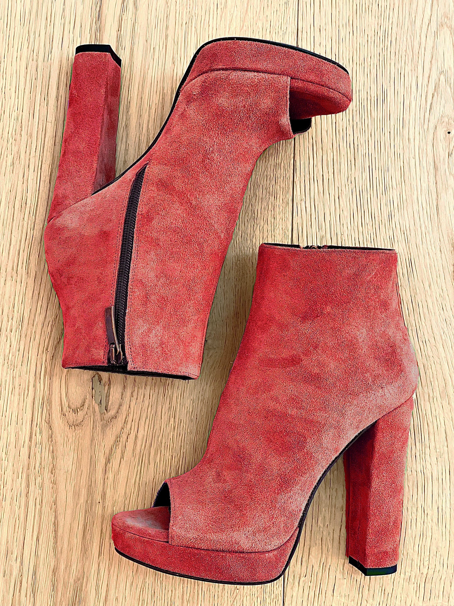 JESSA RED SUEDE