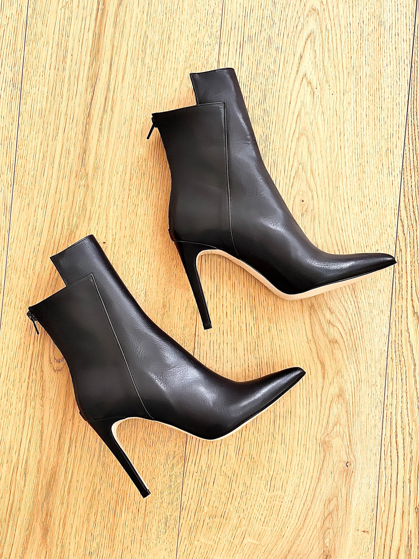 LEVEL BLACK LEATHER