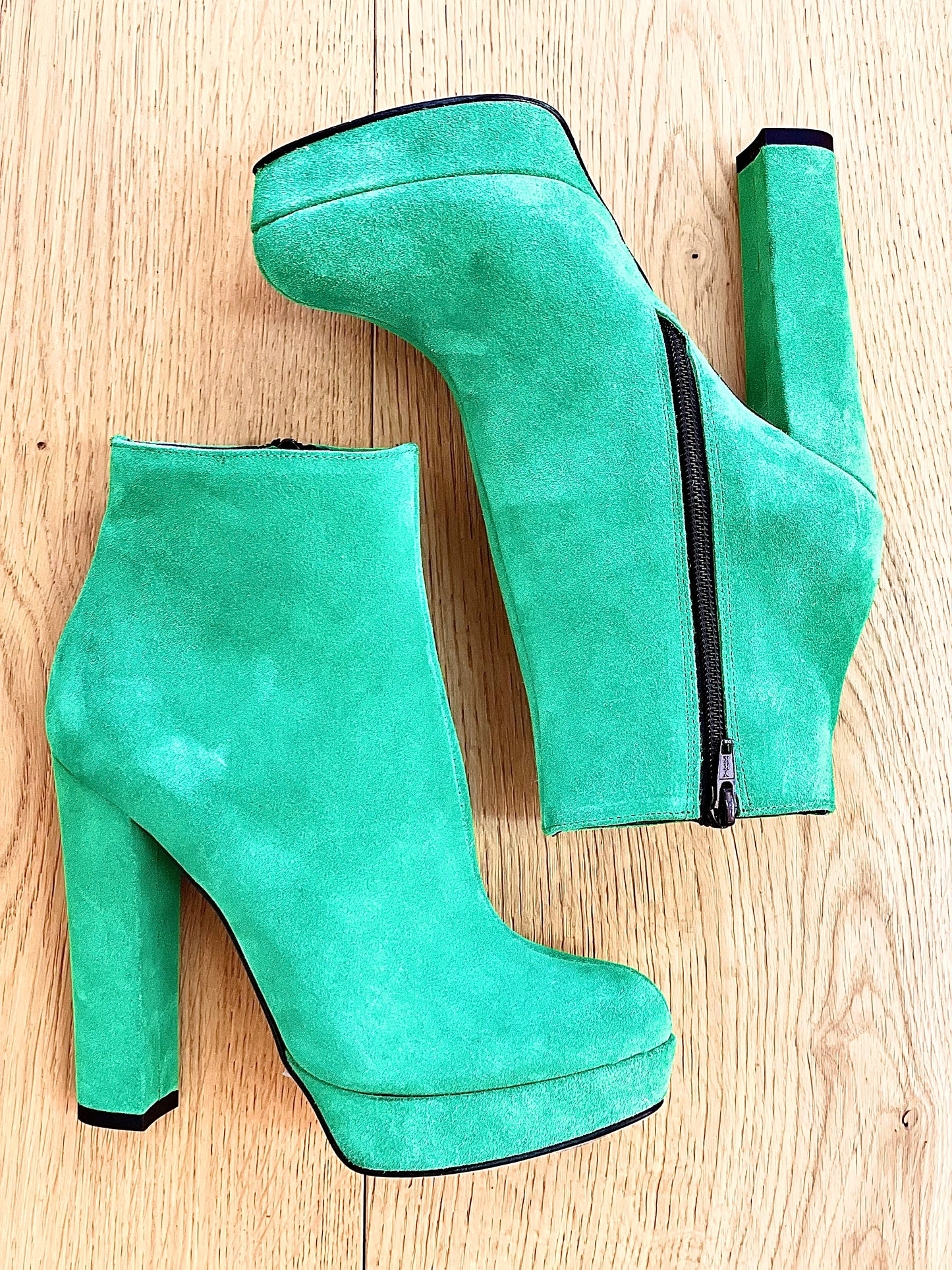 GREEN SUEDE BOB