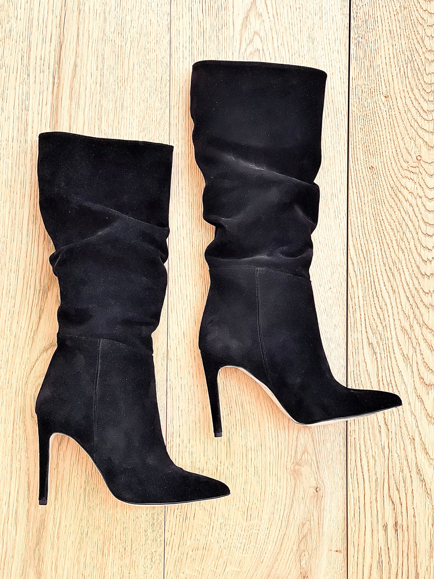 BLACK SUEDE ARZU