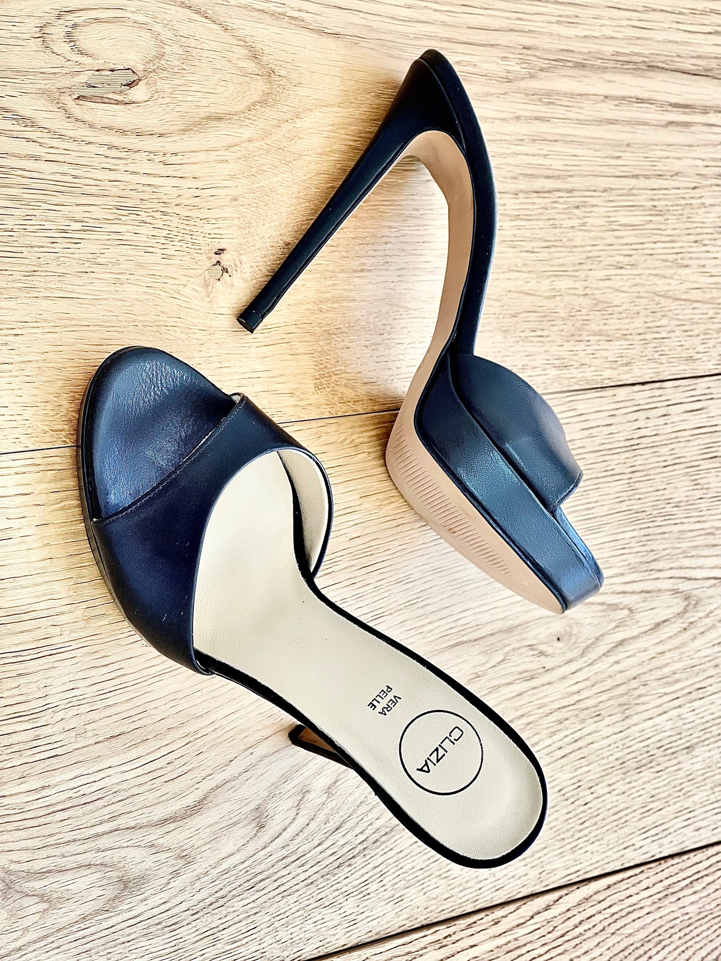PRISCILLA LEATHER BLACK