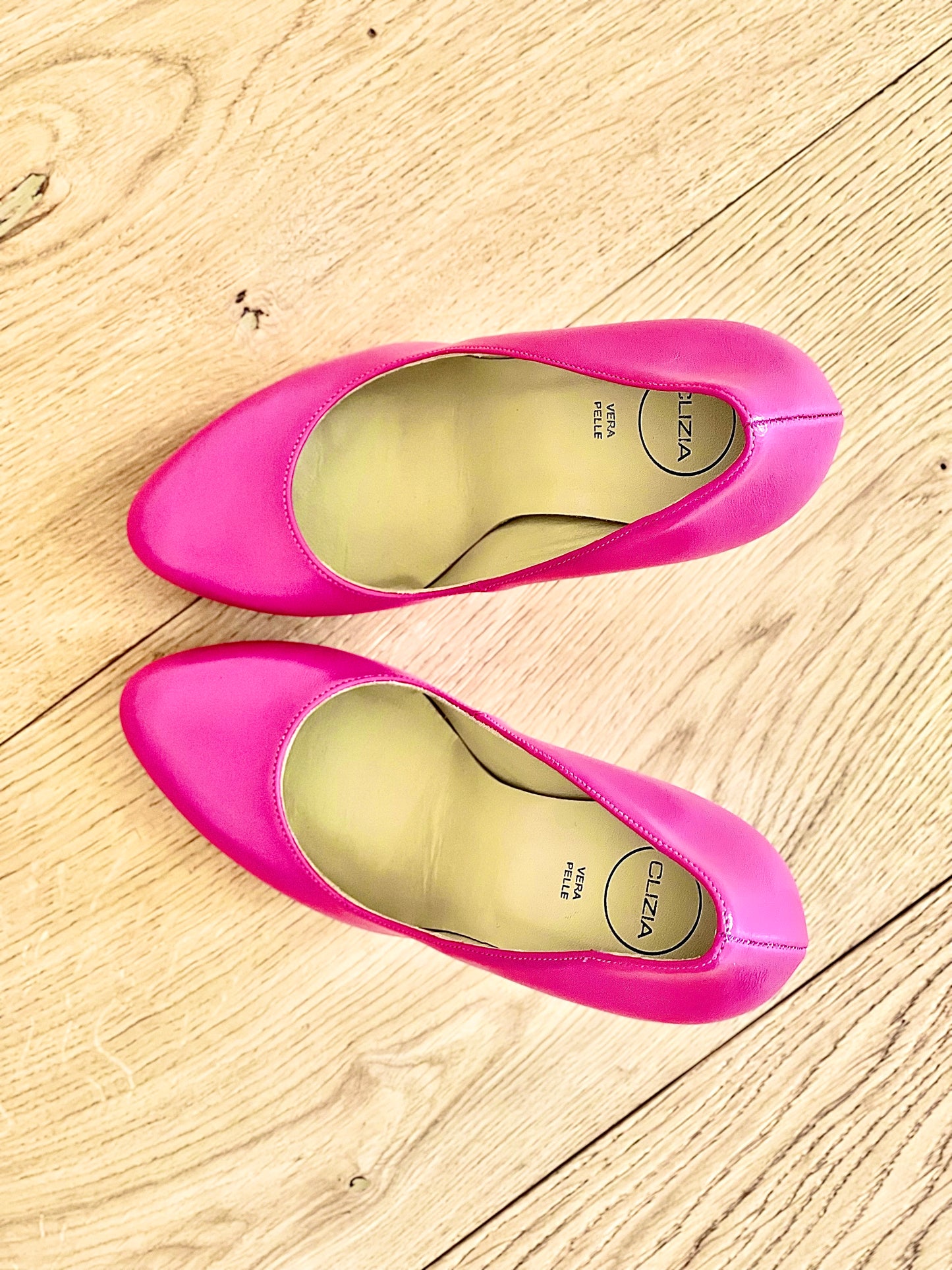 EVEN FUCHSIA LEATHER