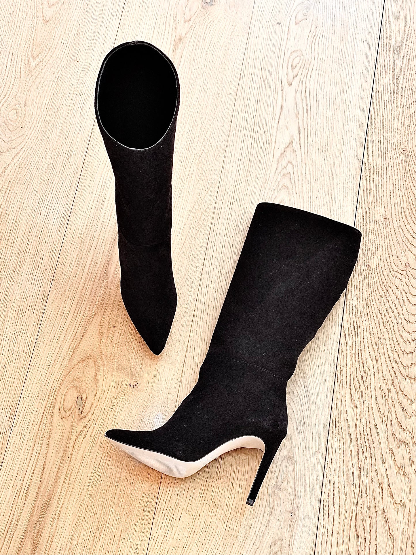 MAYA BLACK SUEDE
