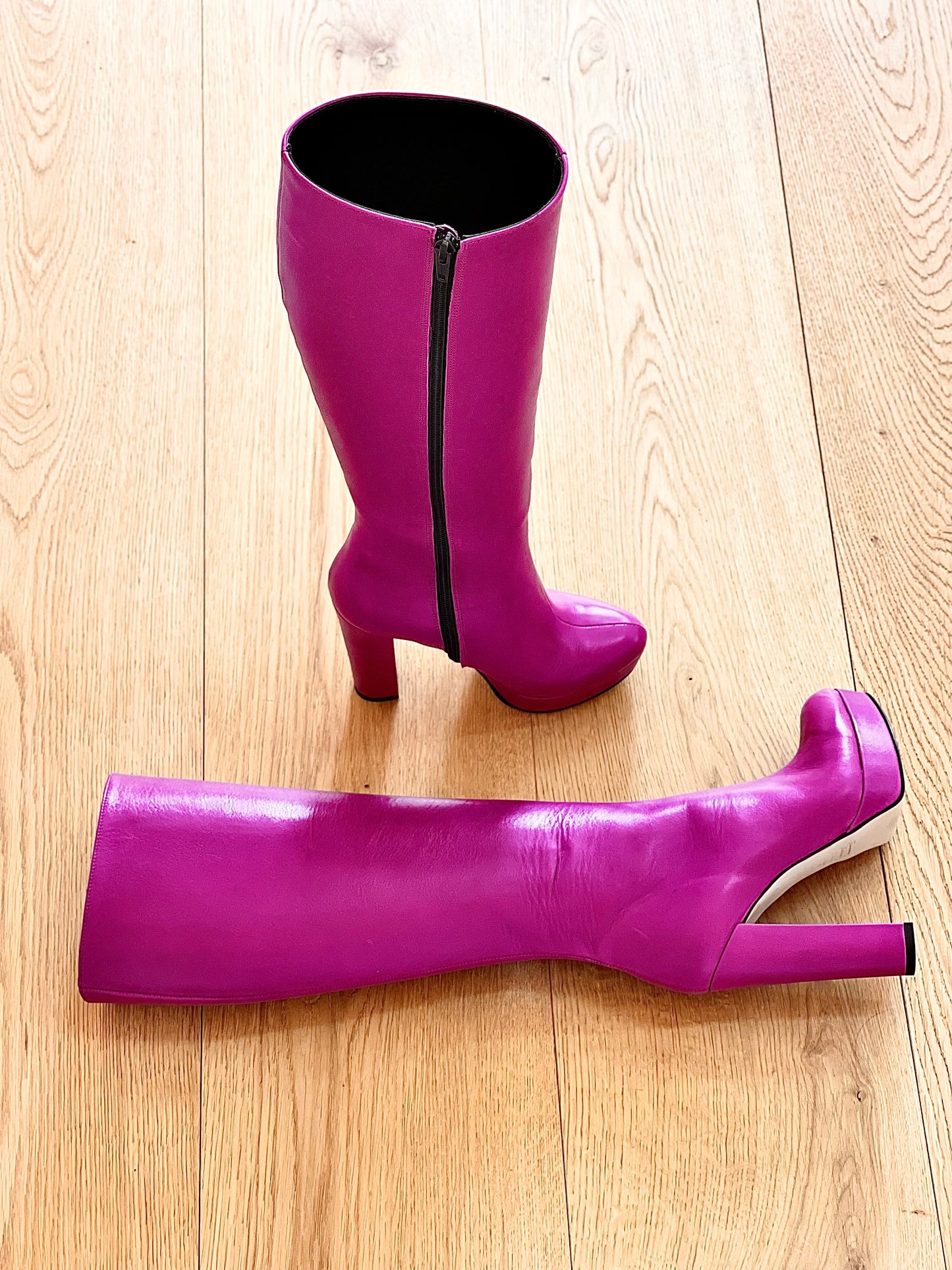 FUCHSIA LEATHER SAVANNAH