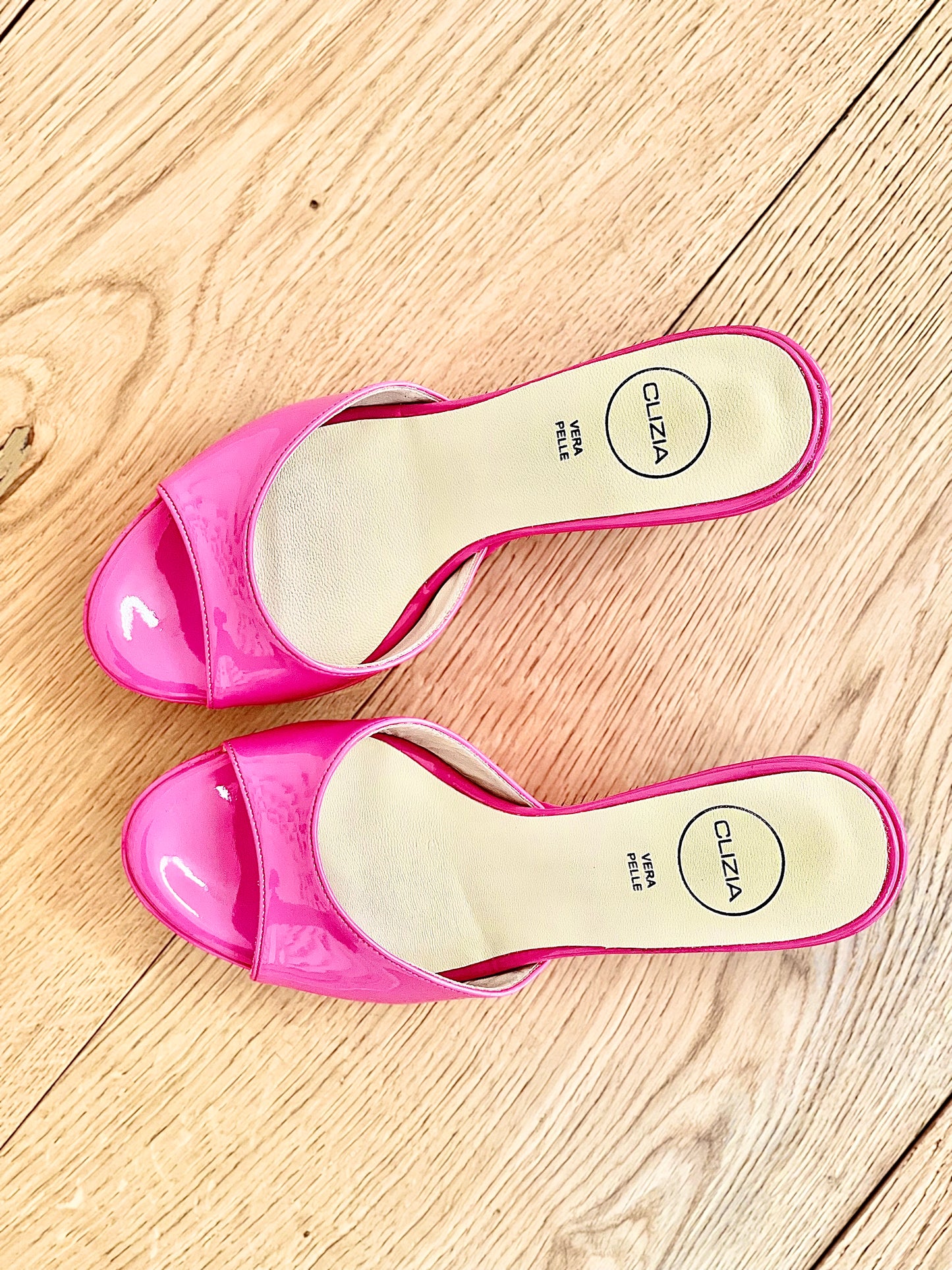 ALLISON FUCHSIA PATENT LEATHER
