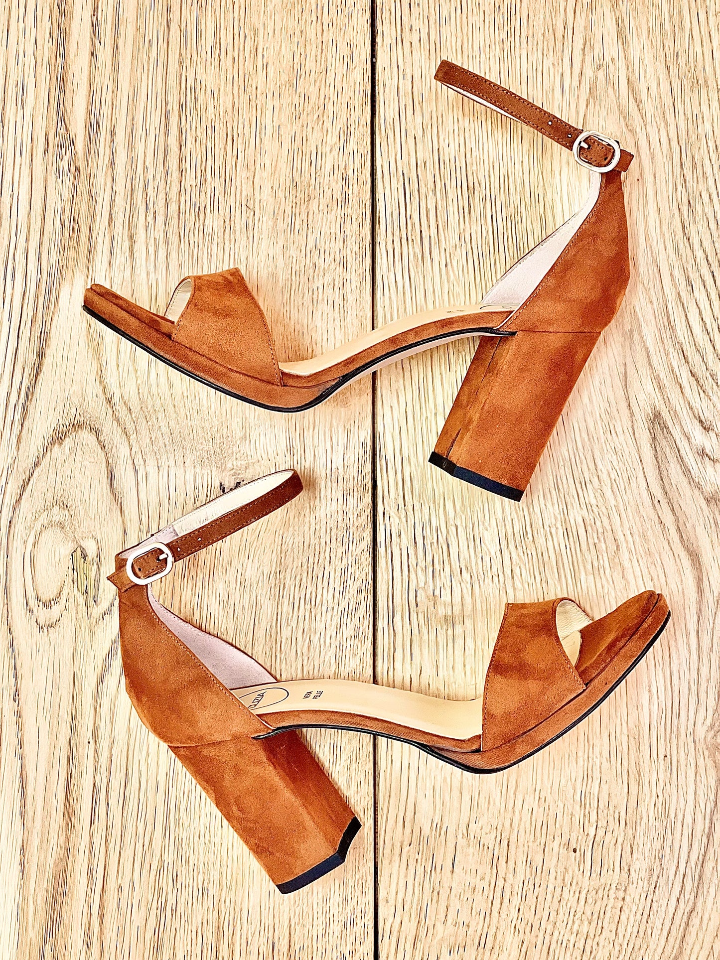 MARA SUEDE LEATHER