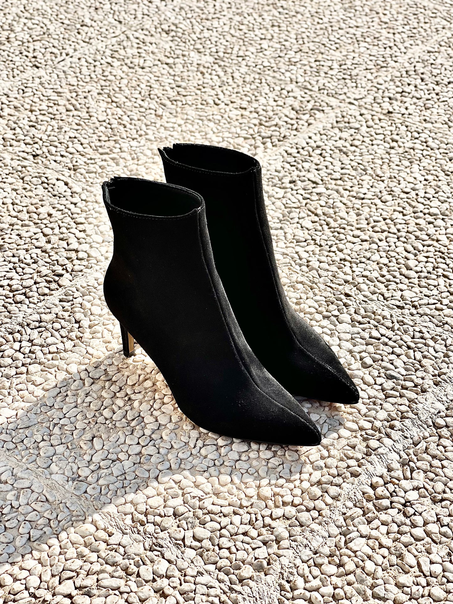 IRIS BLACK SUEDE