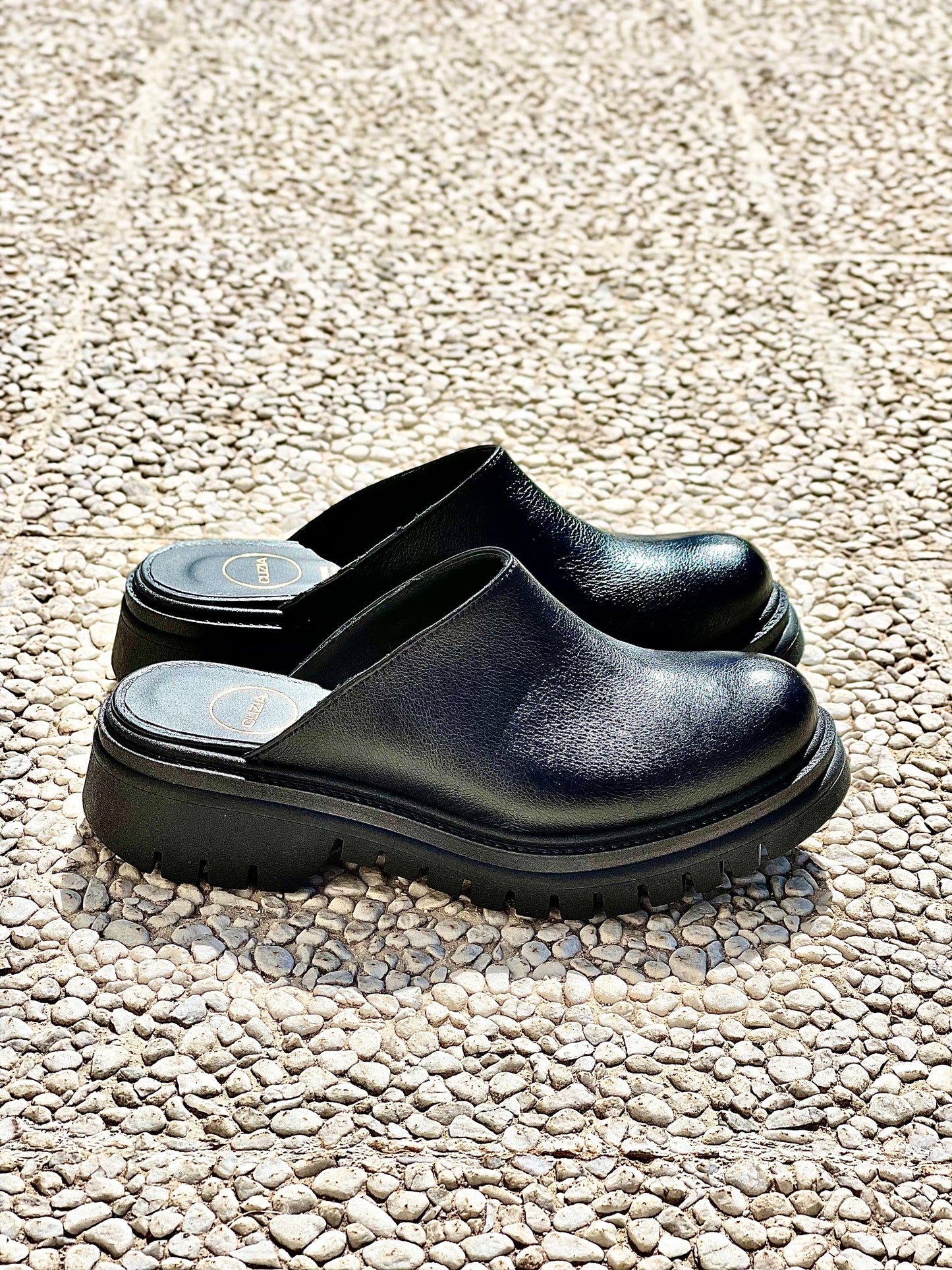 EXOTIC BLACK