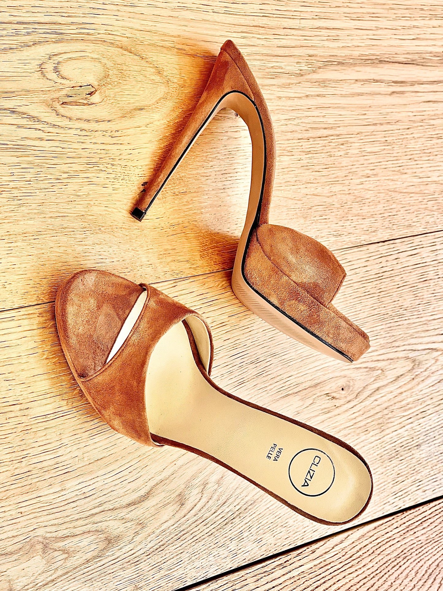PRISCILLA SUEDE LEATHER