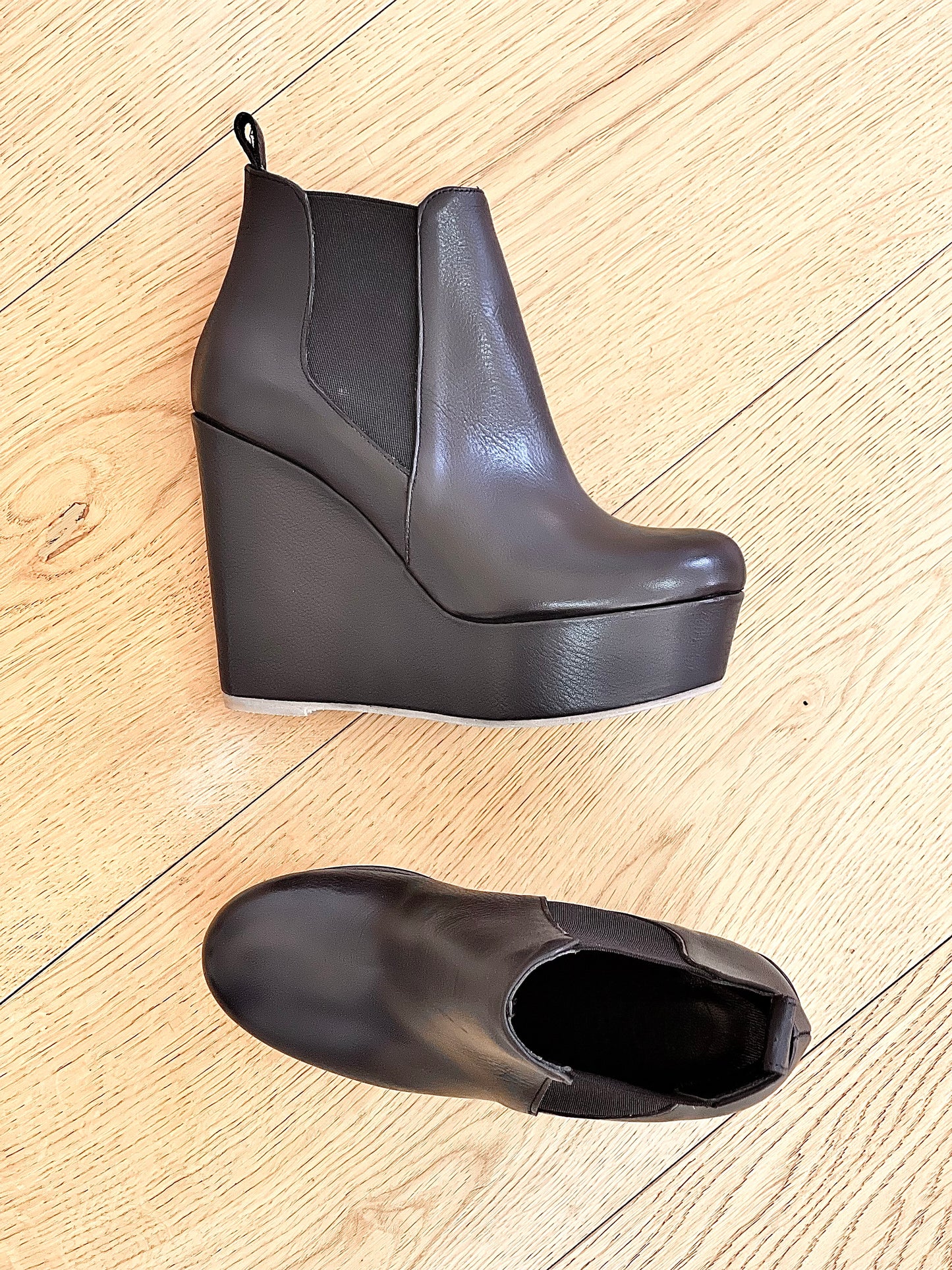 BALTIC LEATHER BLACK