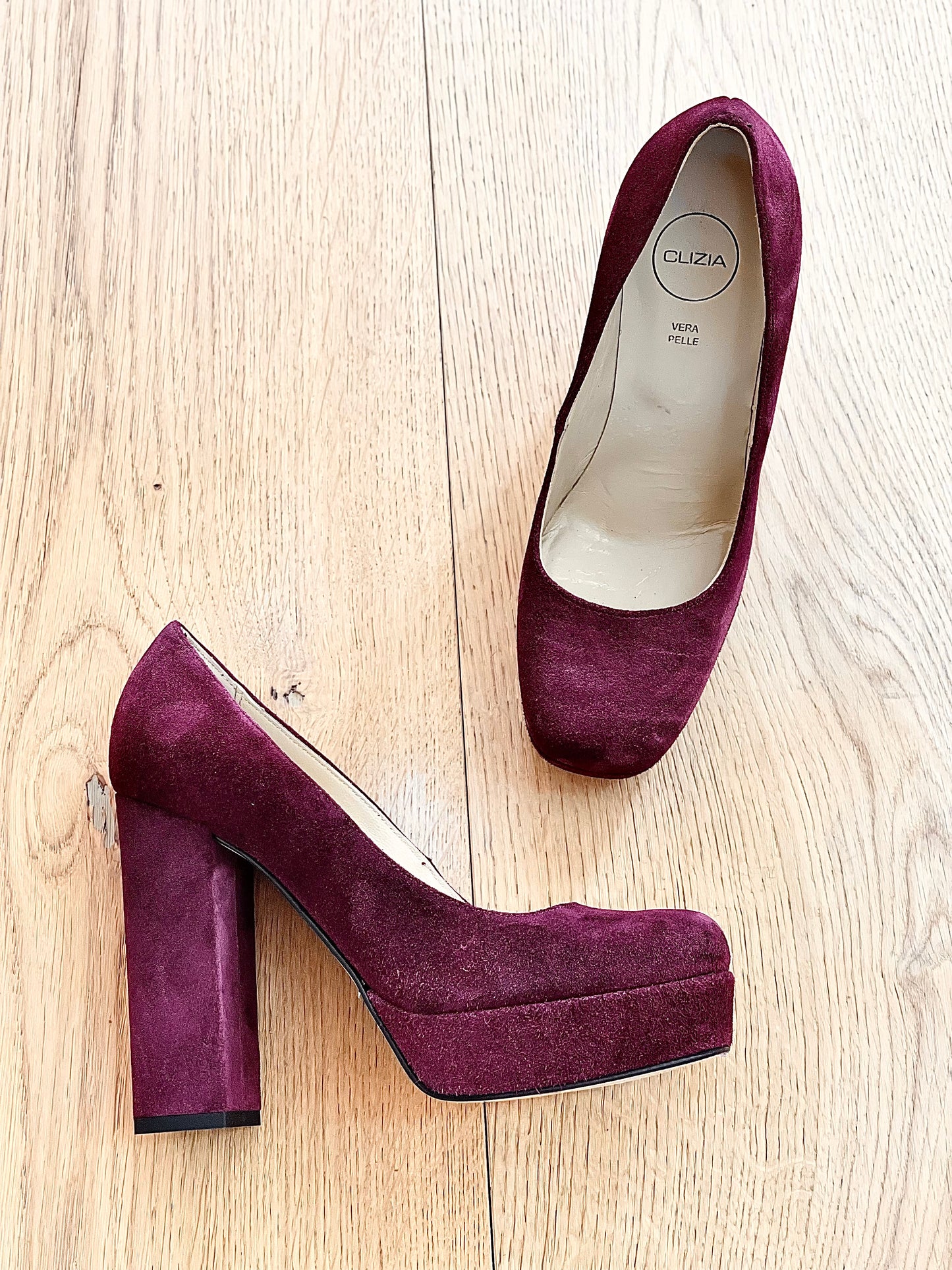 BURGUNDY SUEDE KATA