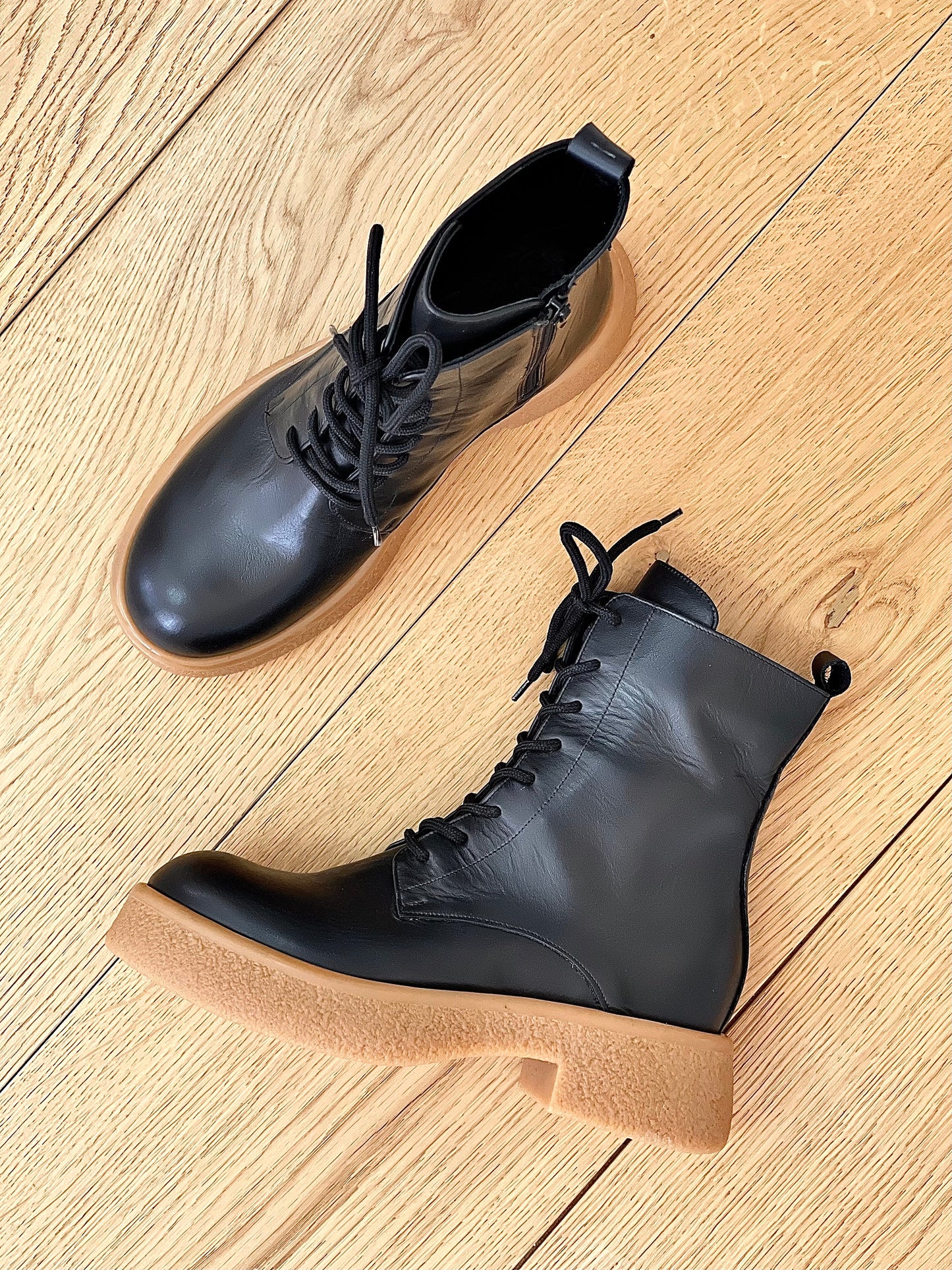 BIX BLACK LEATHER