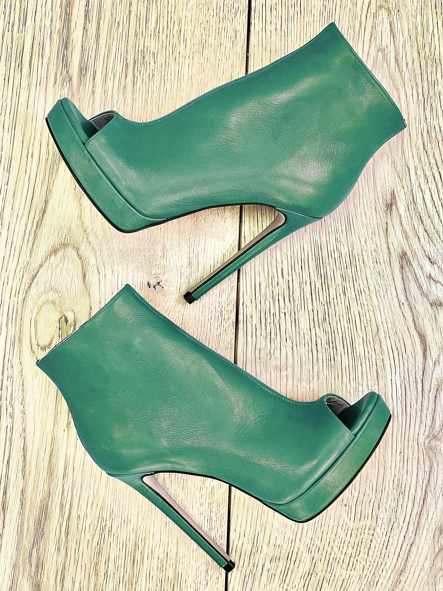 LONDON GREEN LEATHER