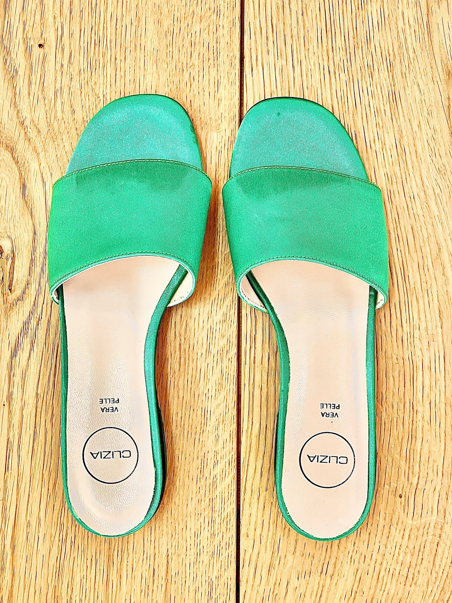 MANHATTAN GREEN SATIN