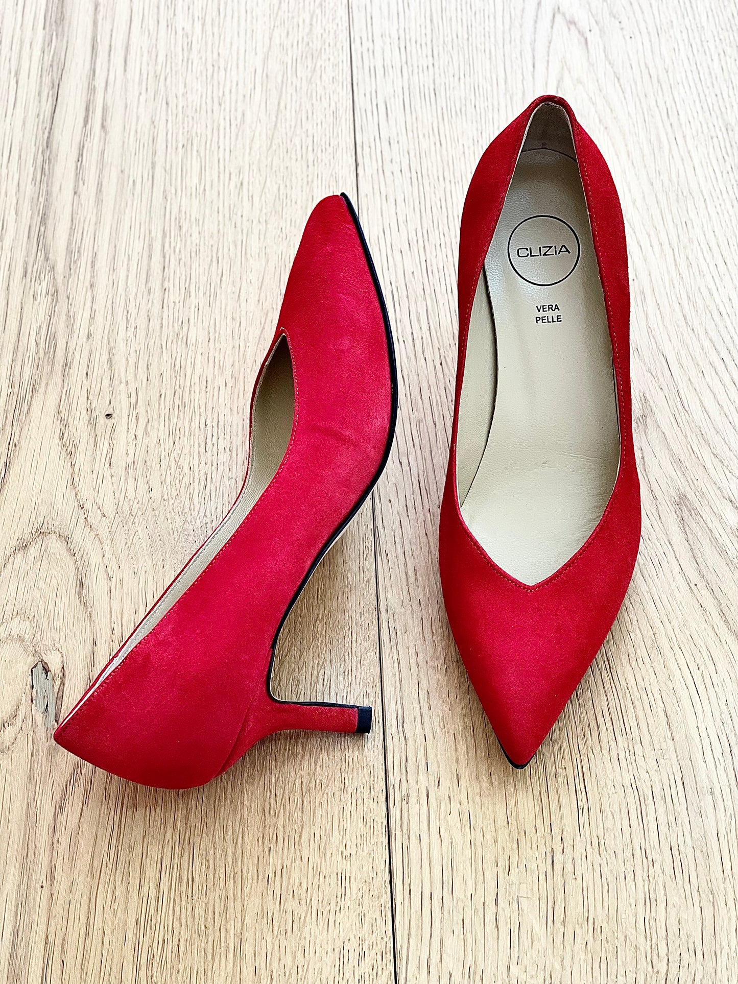 SUSAN RED SUEDE