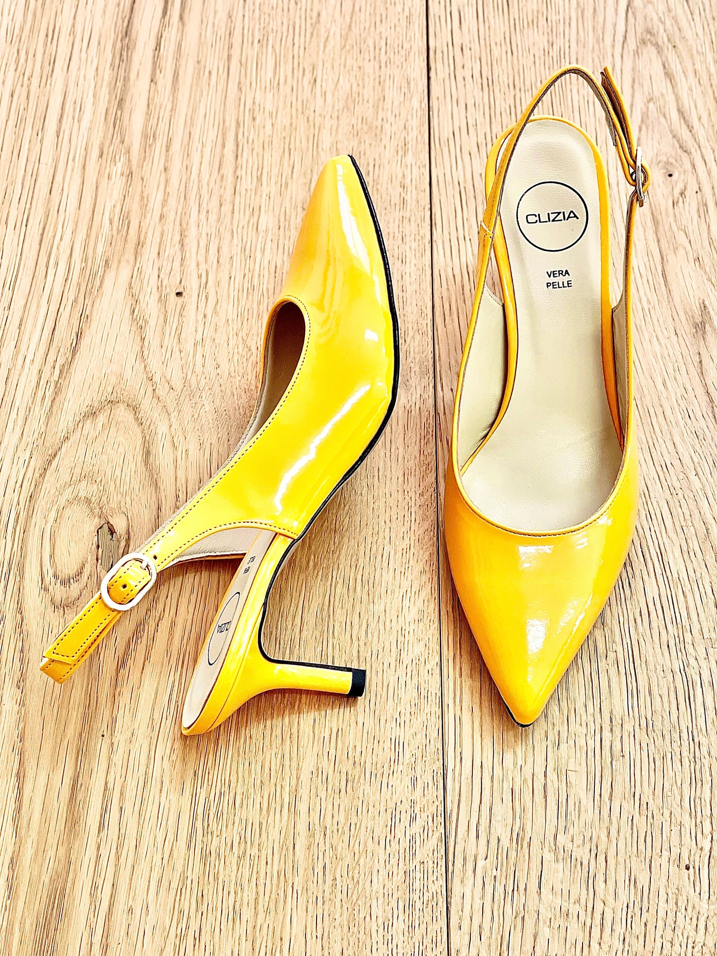 SONIA YELLOW PAINT