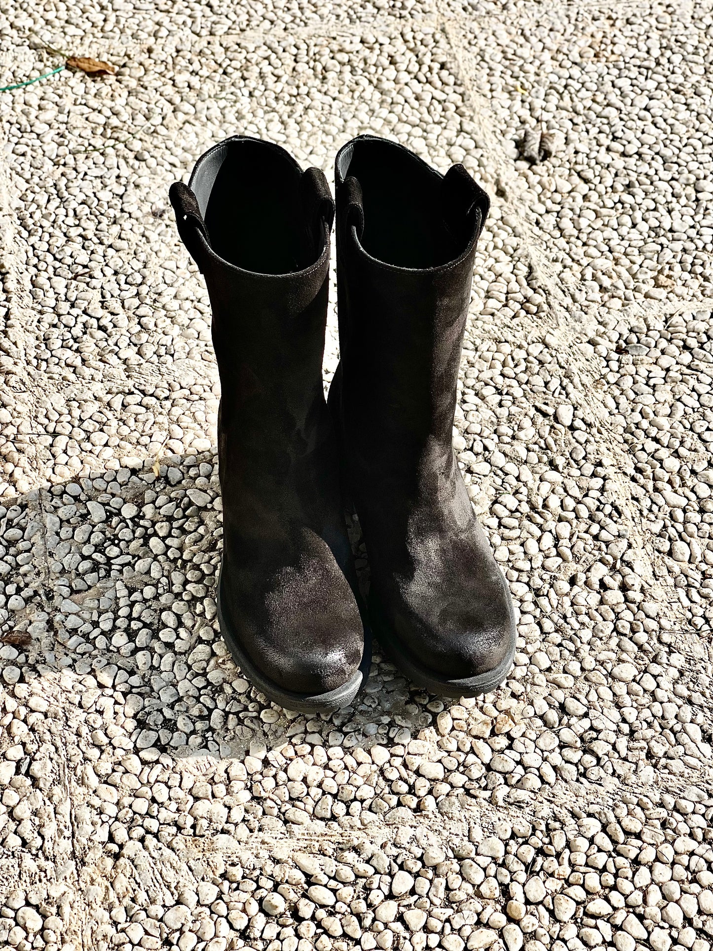 ATLAS BLACK SUEDE