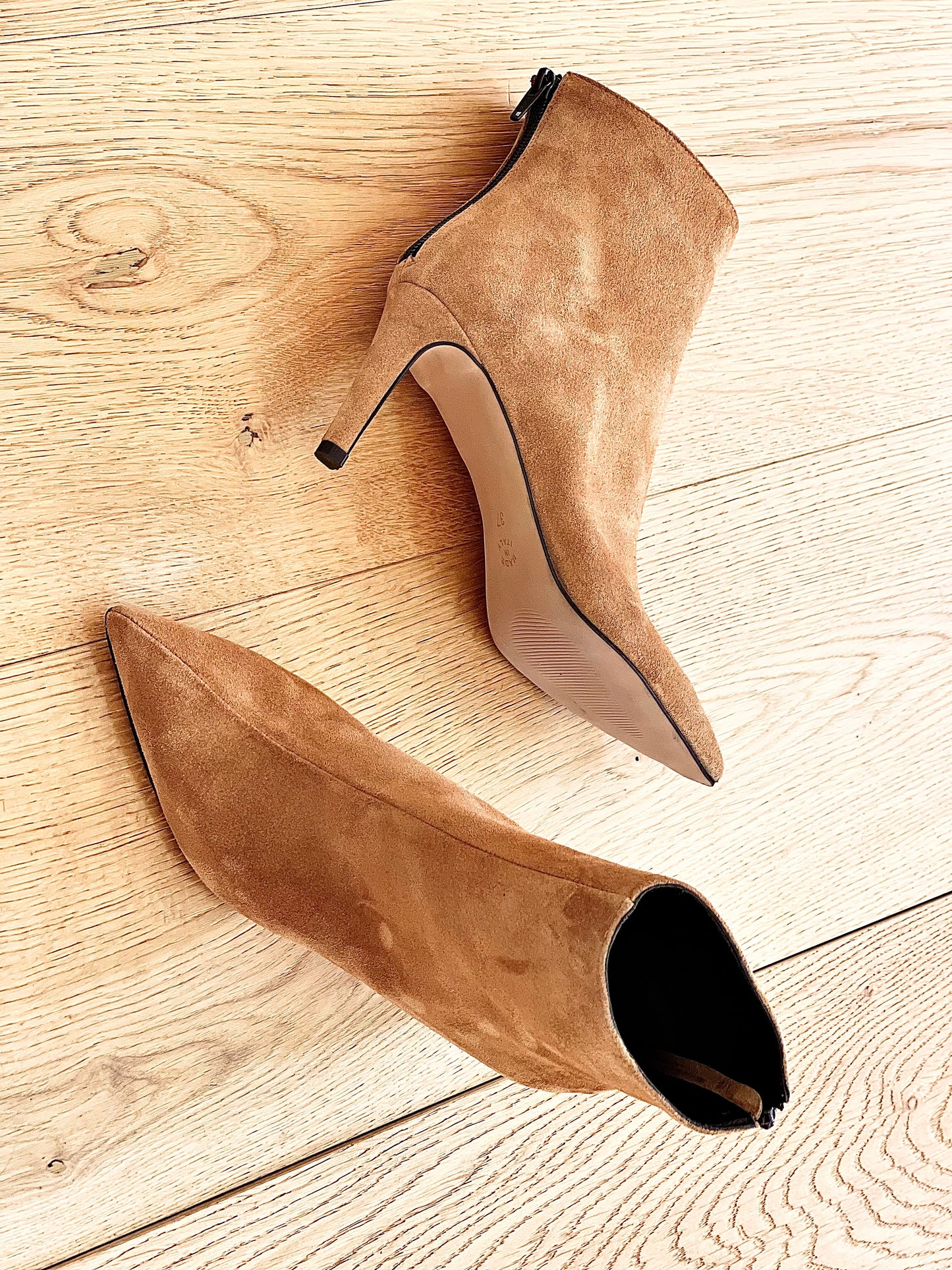 IRIS SUEDE LEATHER