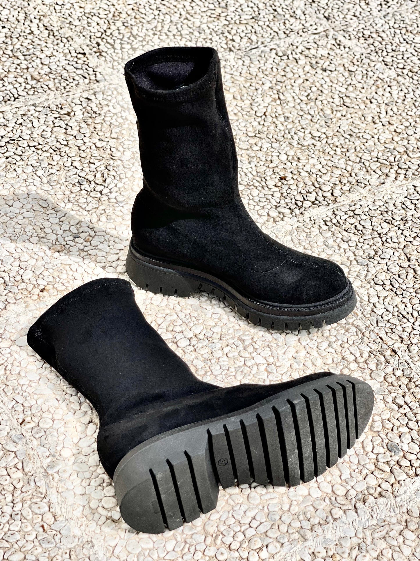 SUB BLACK SUEDE