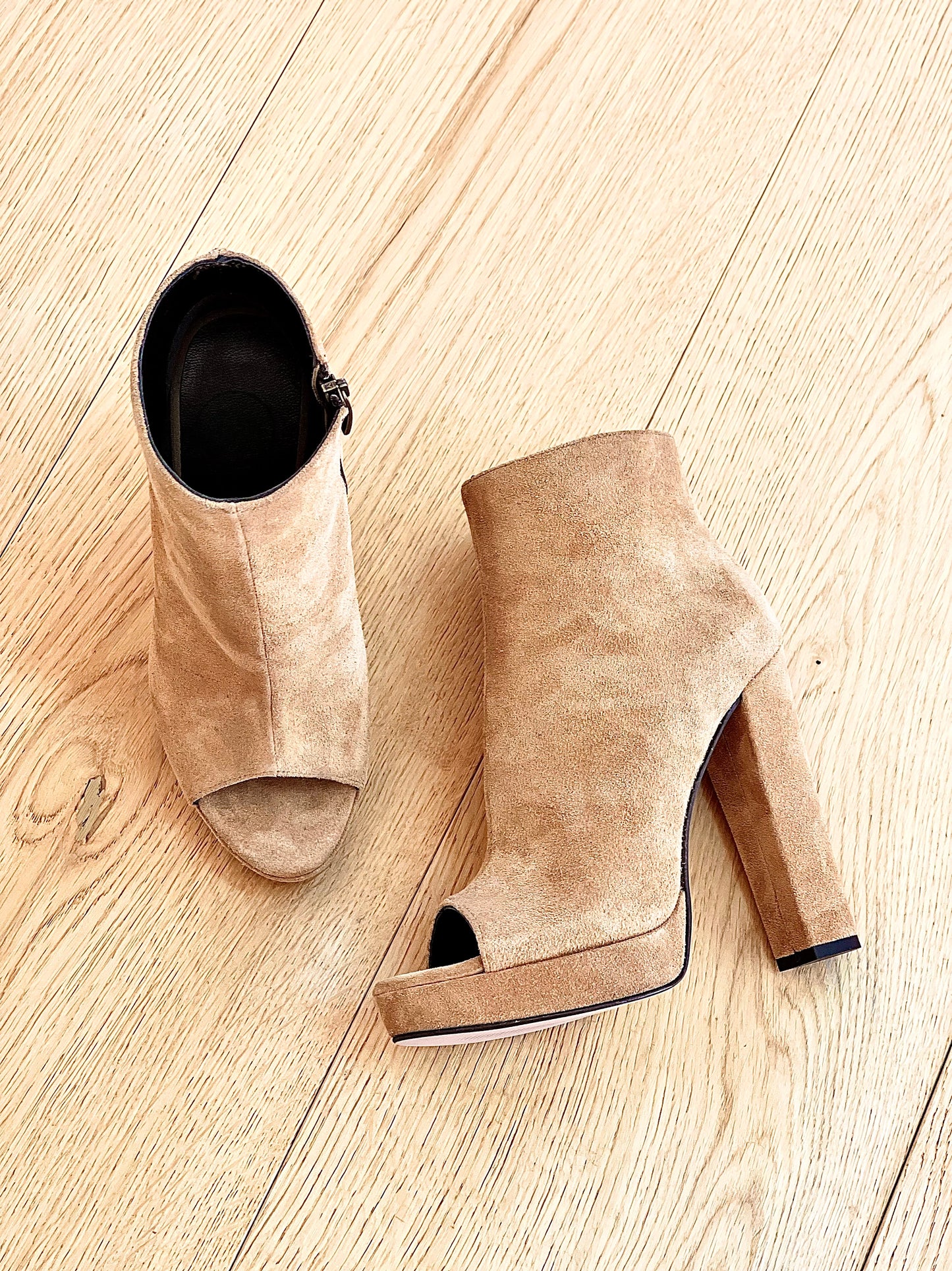 JESSA SUEDE LEATHER