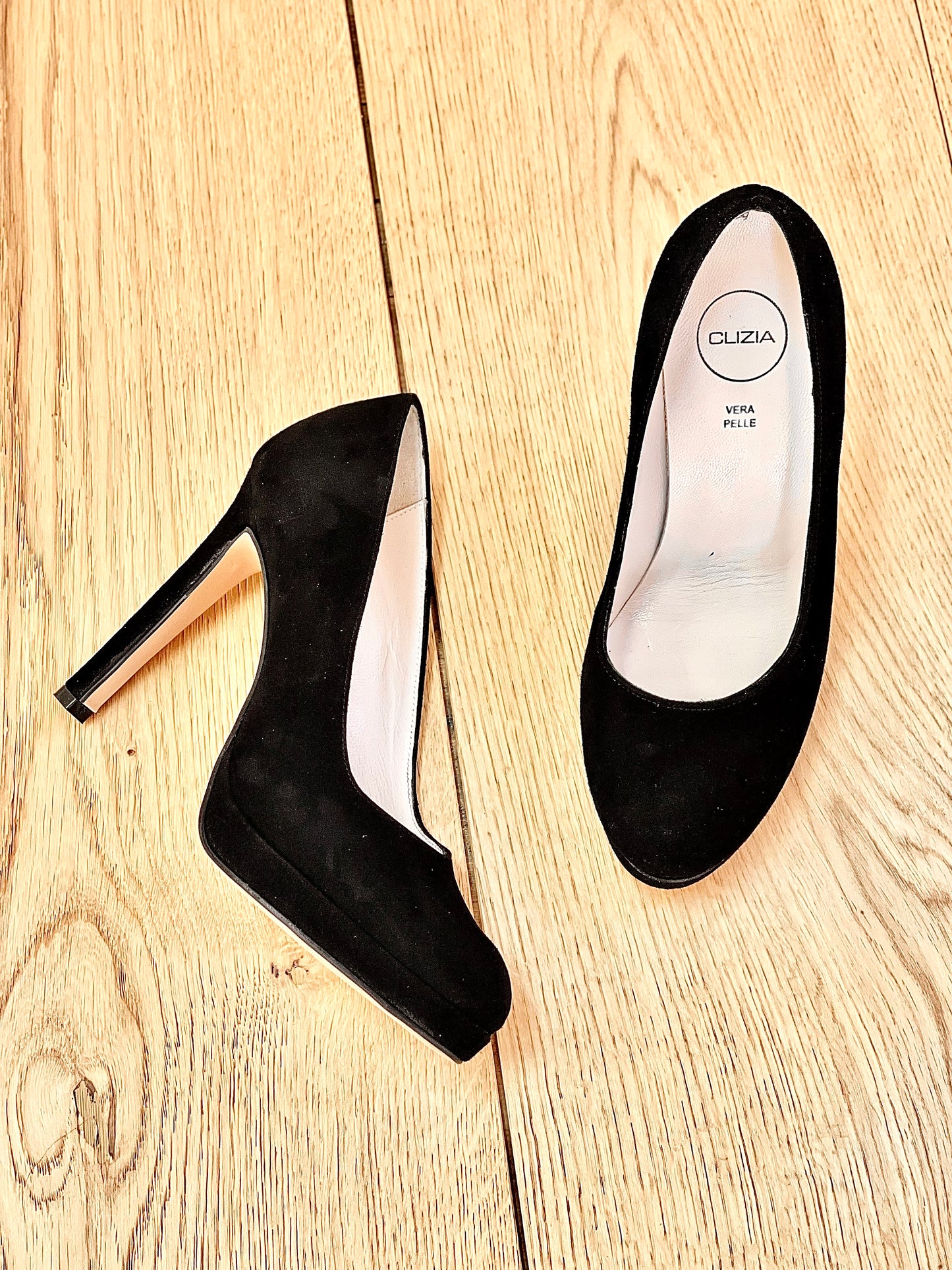 ANNA BLACK SUEDE