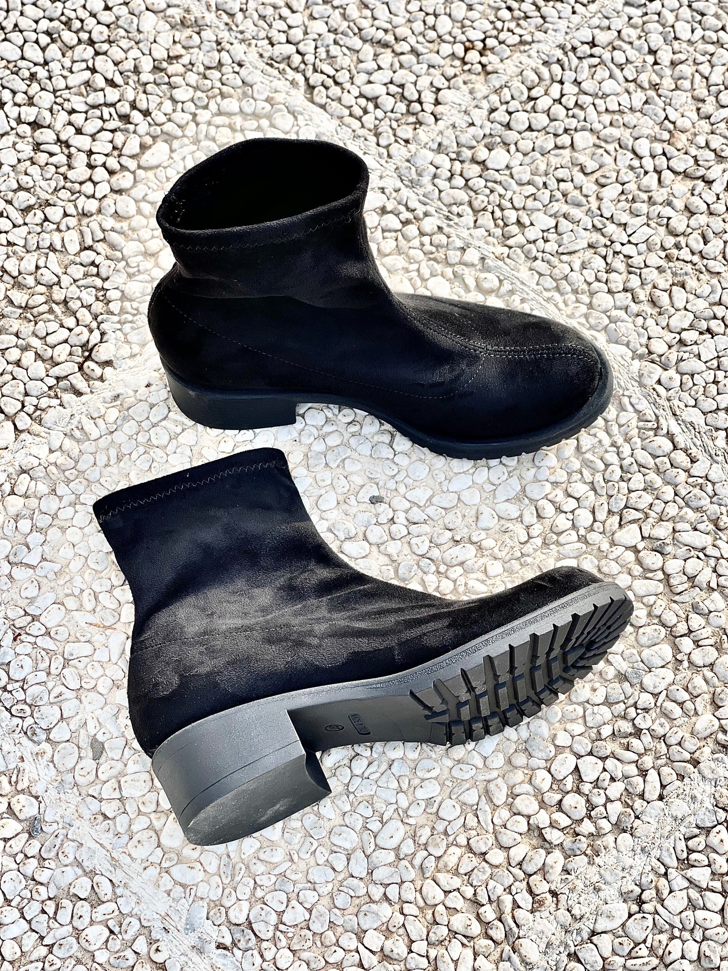 HECTOR BLACK SUEDE