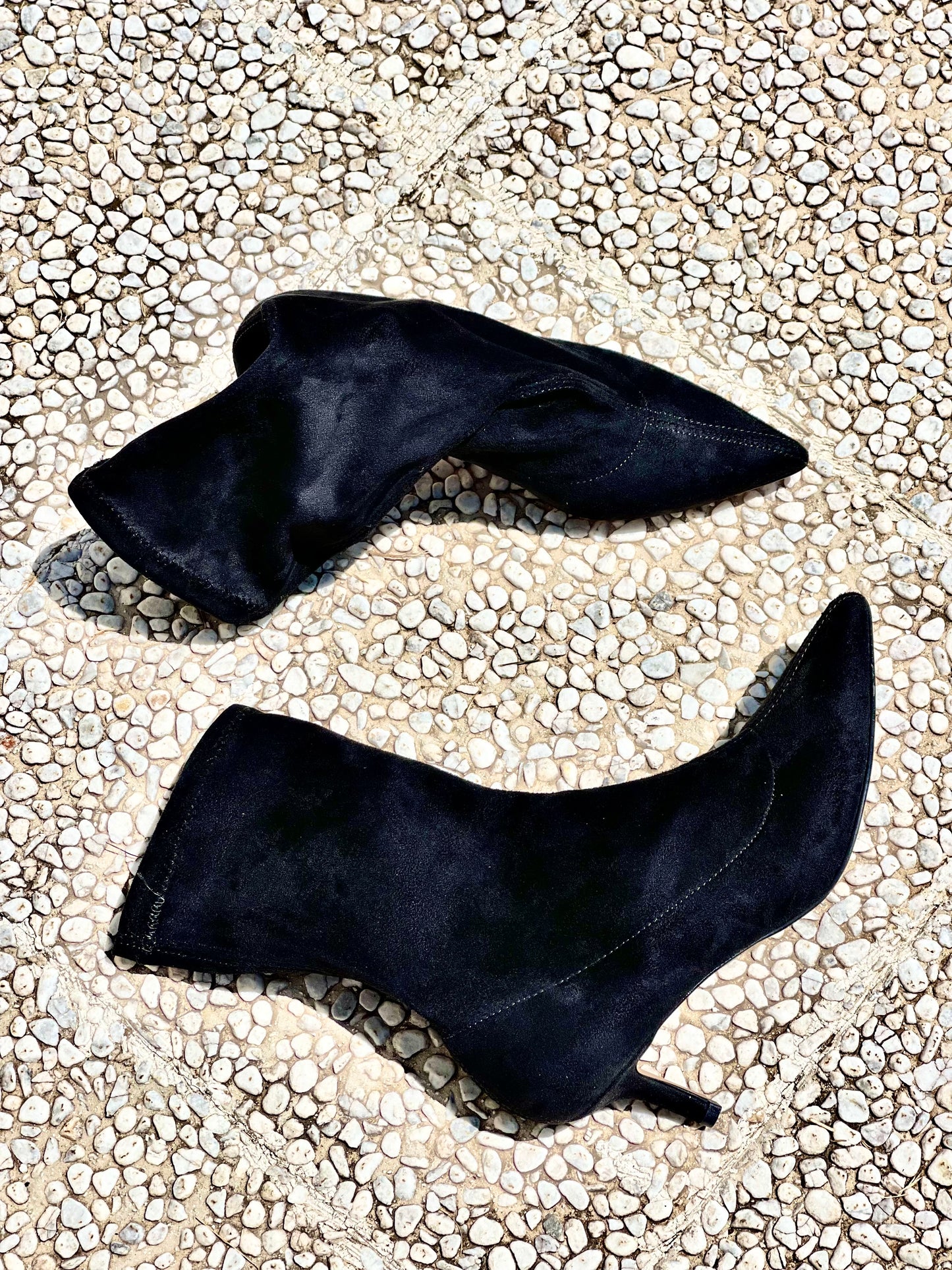 GINGER SUEDE BLACK
