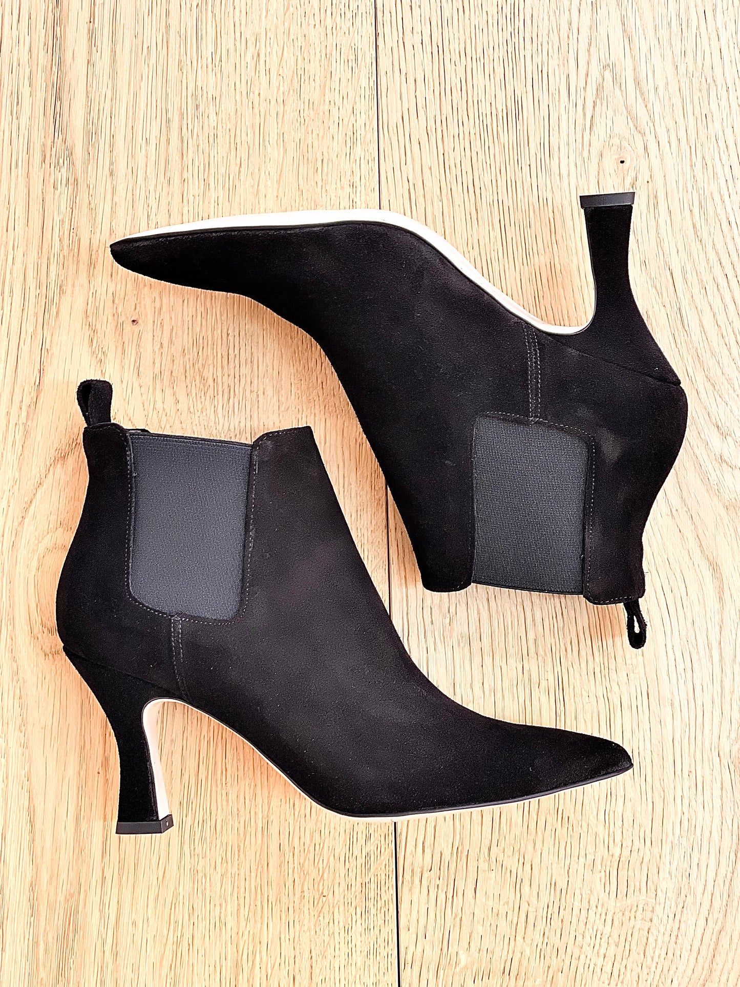 DEREK BLACK SUEDE
