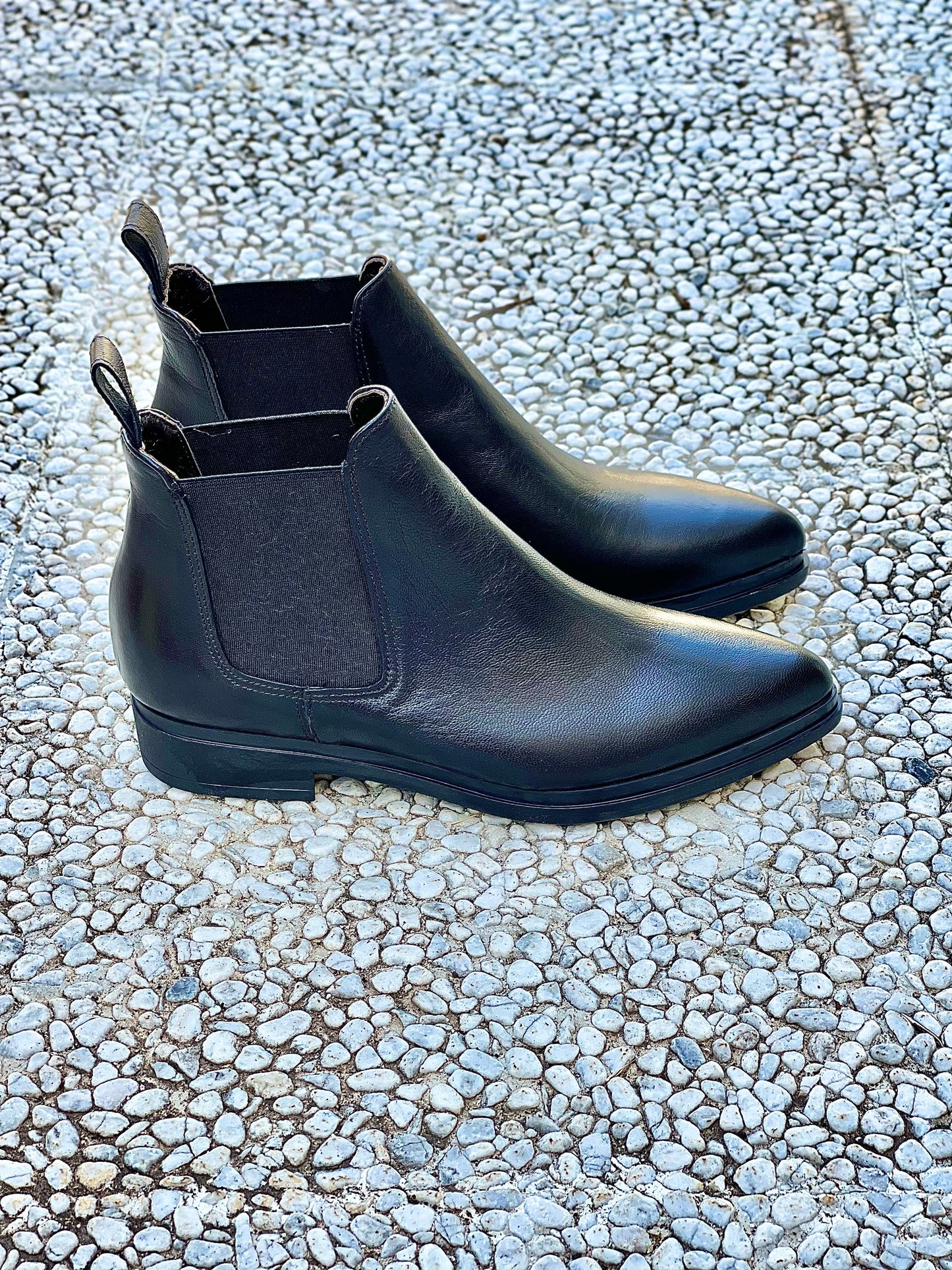 GRESIA LEATHER BLACK