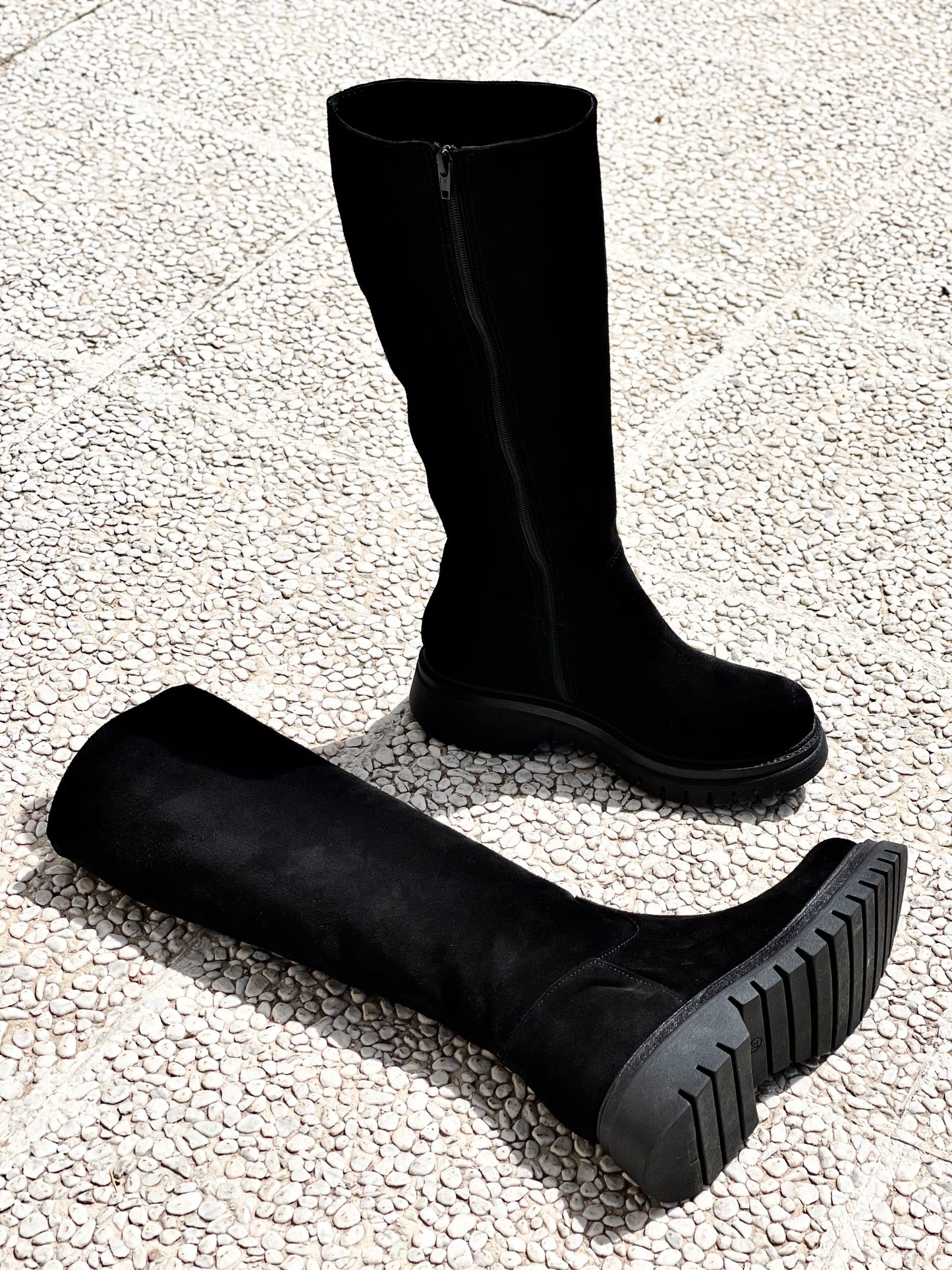 EIGHT BLACK SUEDE