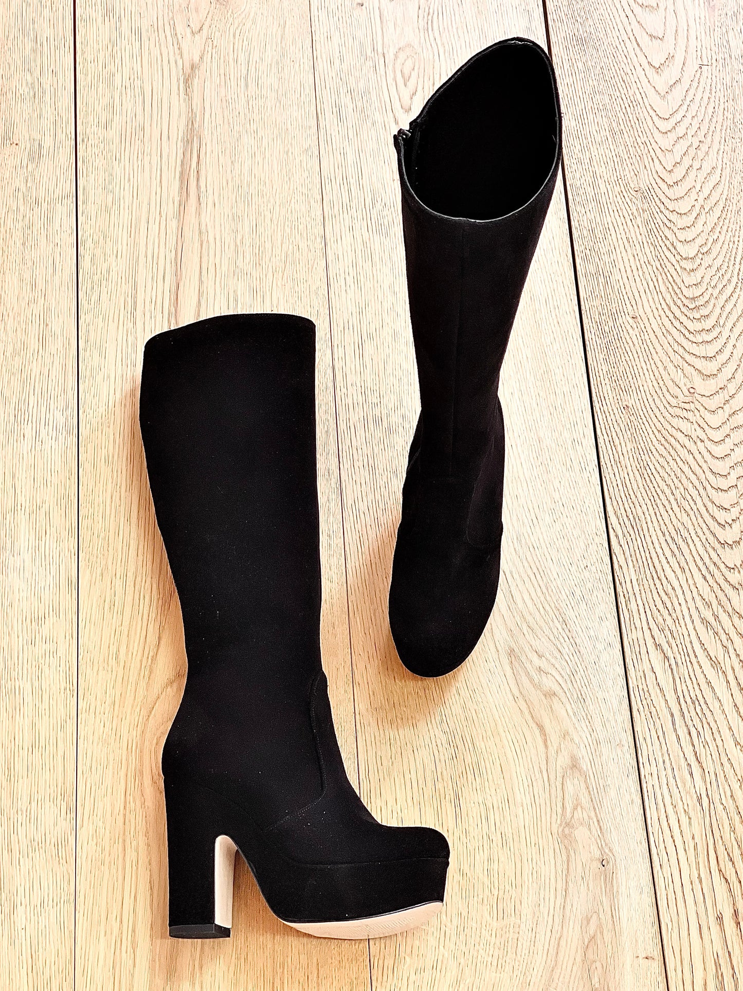 HIMALAYA BLACK SUEDE