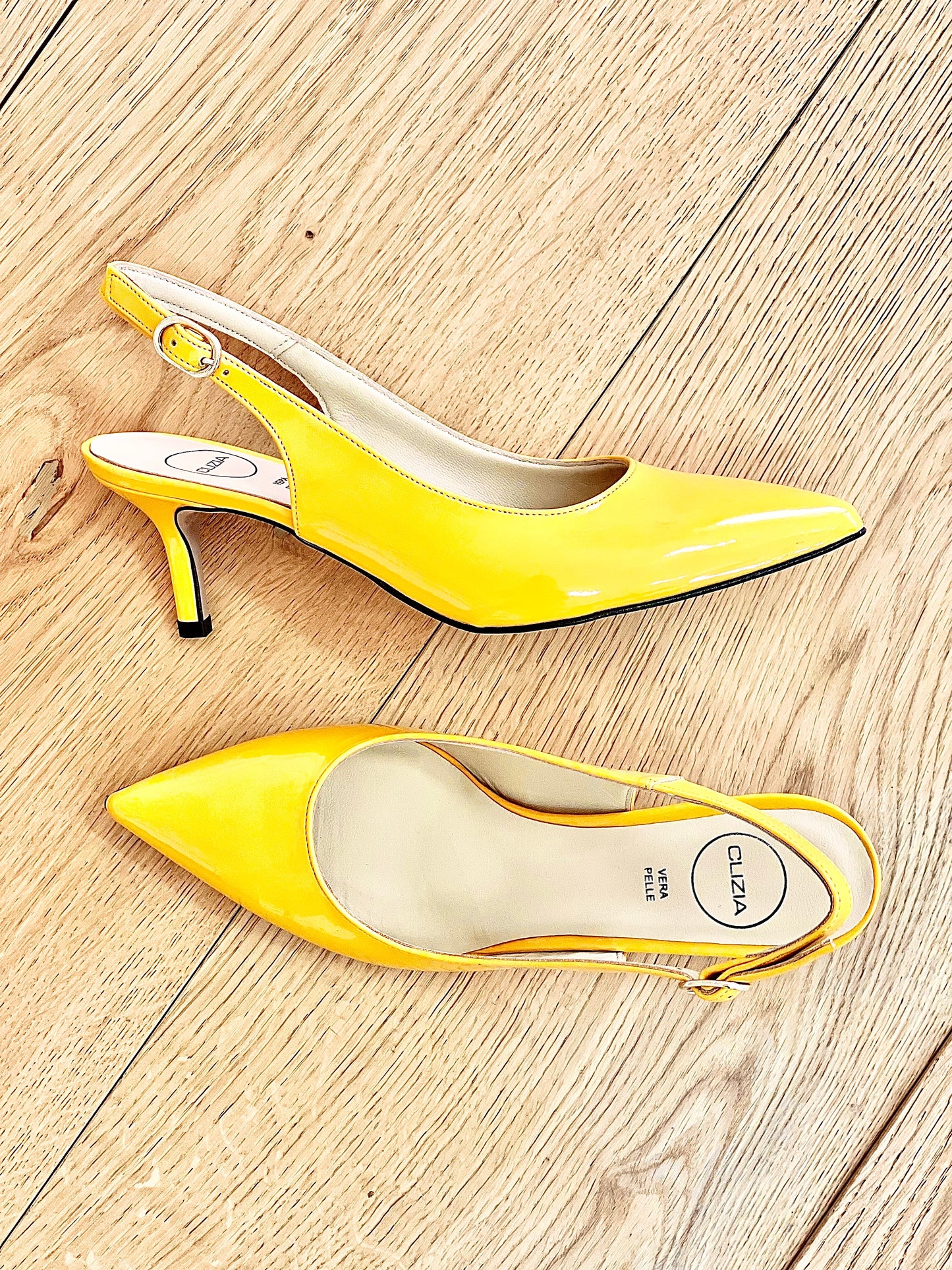 SONIA YELLOW PAINT