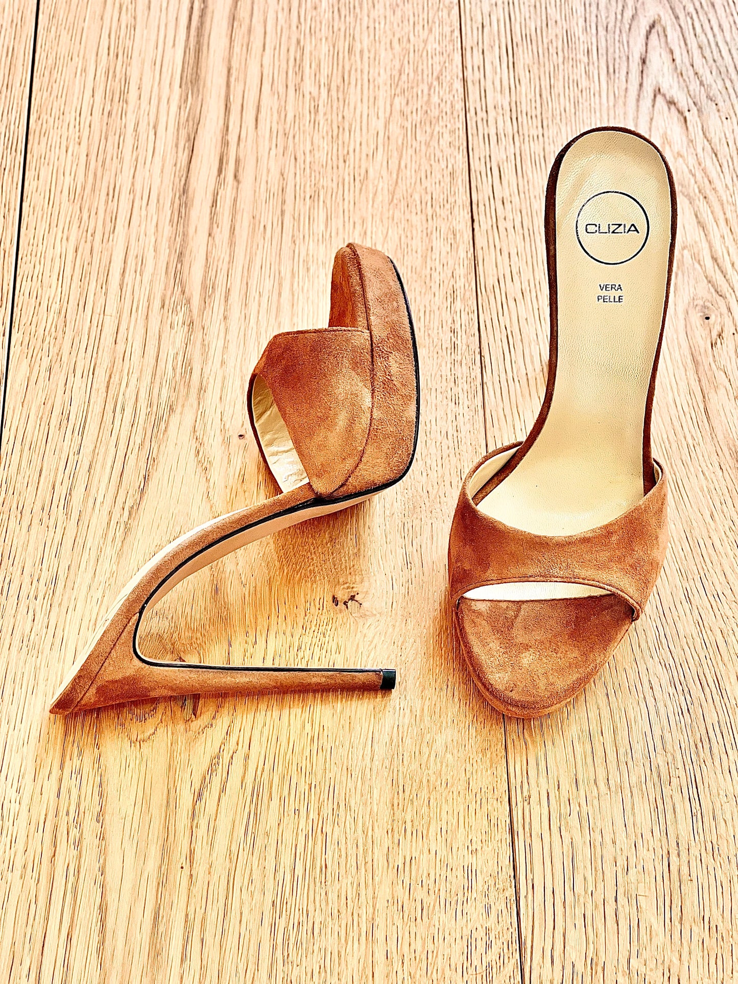 PRISCILLA SUEDE LEATHER