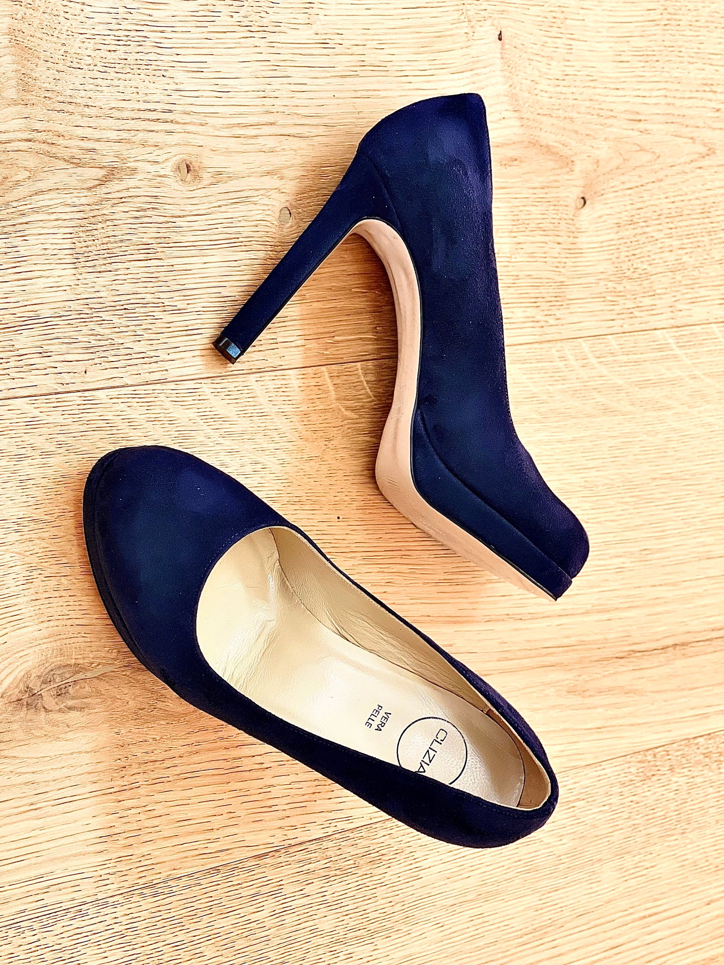 ANNA BLUE SUEDE