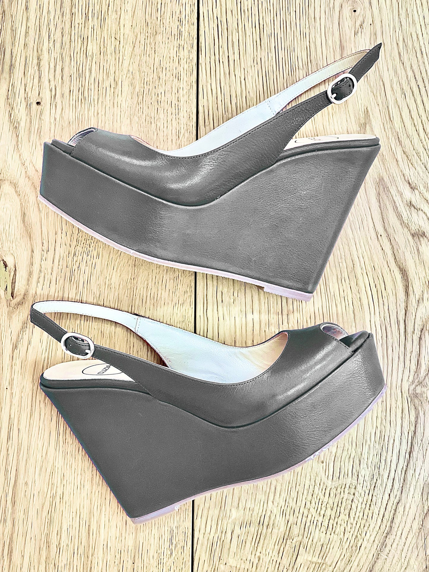 CARACAS LEATHER GRAY