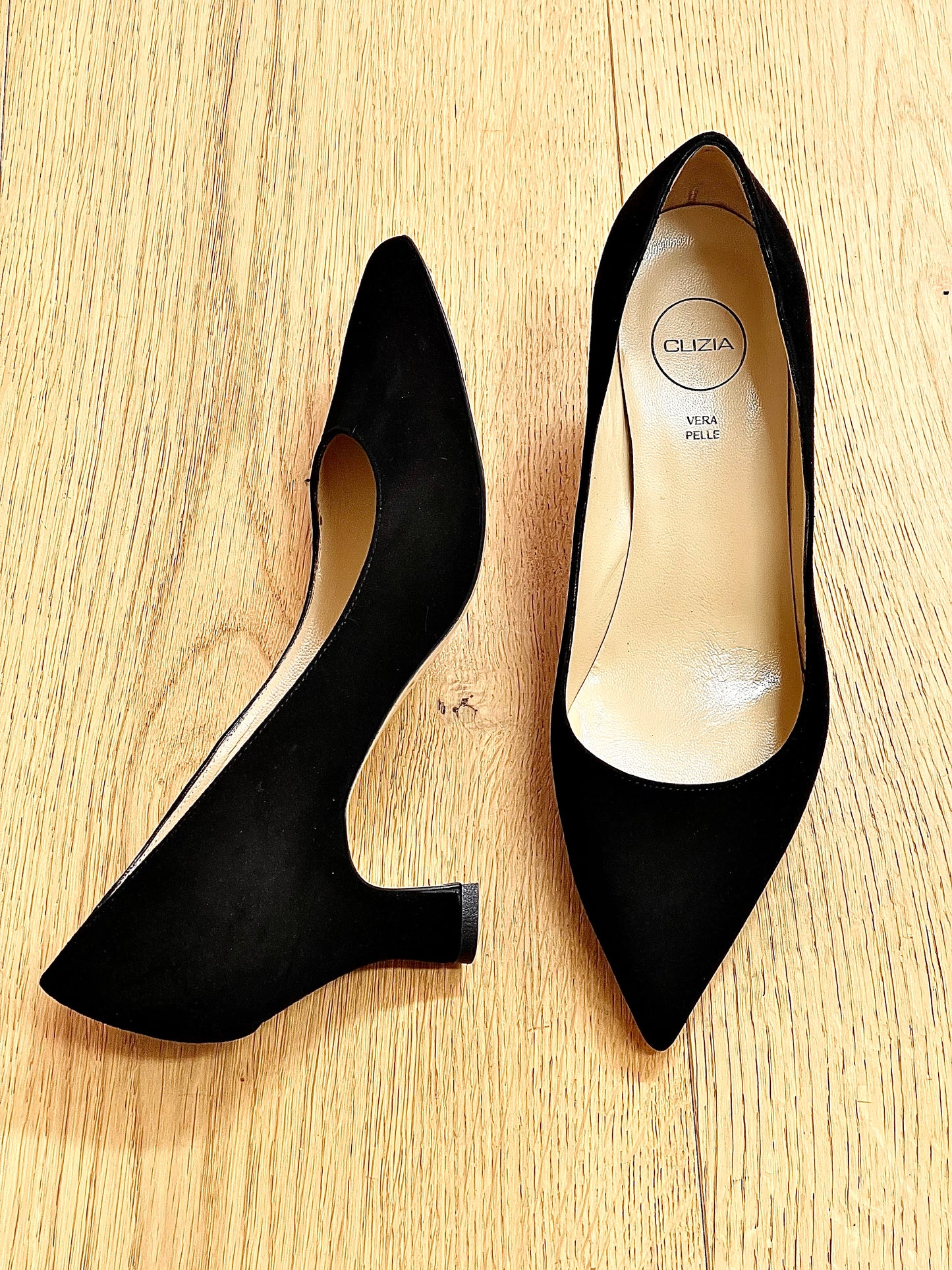 BLACK SUEDE DANCE