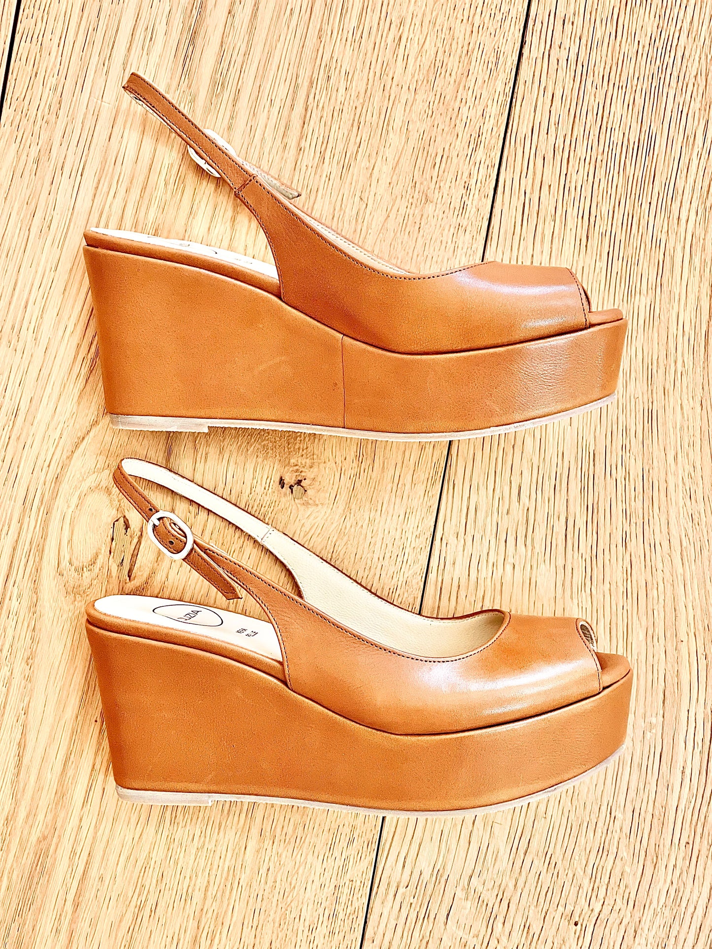 COGNAC LEATHER BOGOTA