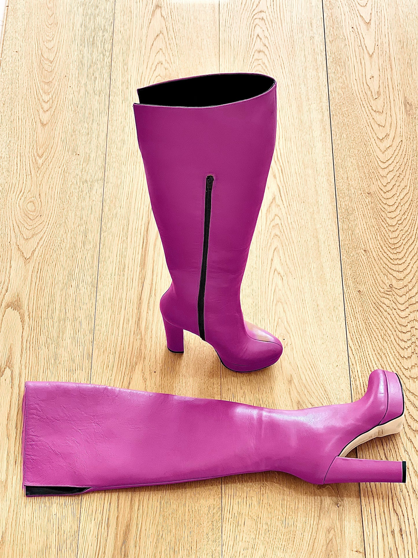 KRISTEN FUCHSIA LEATHER