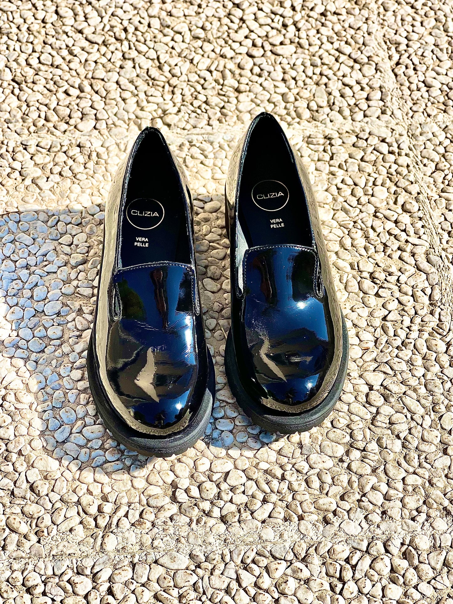KIKO BLACK PATENT LEATHER