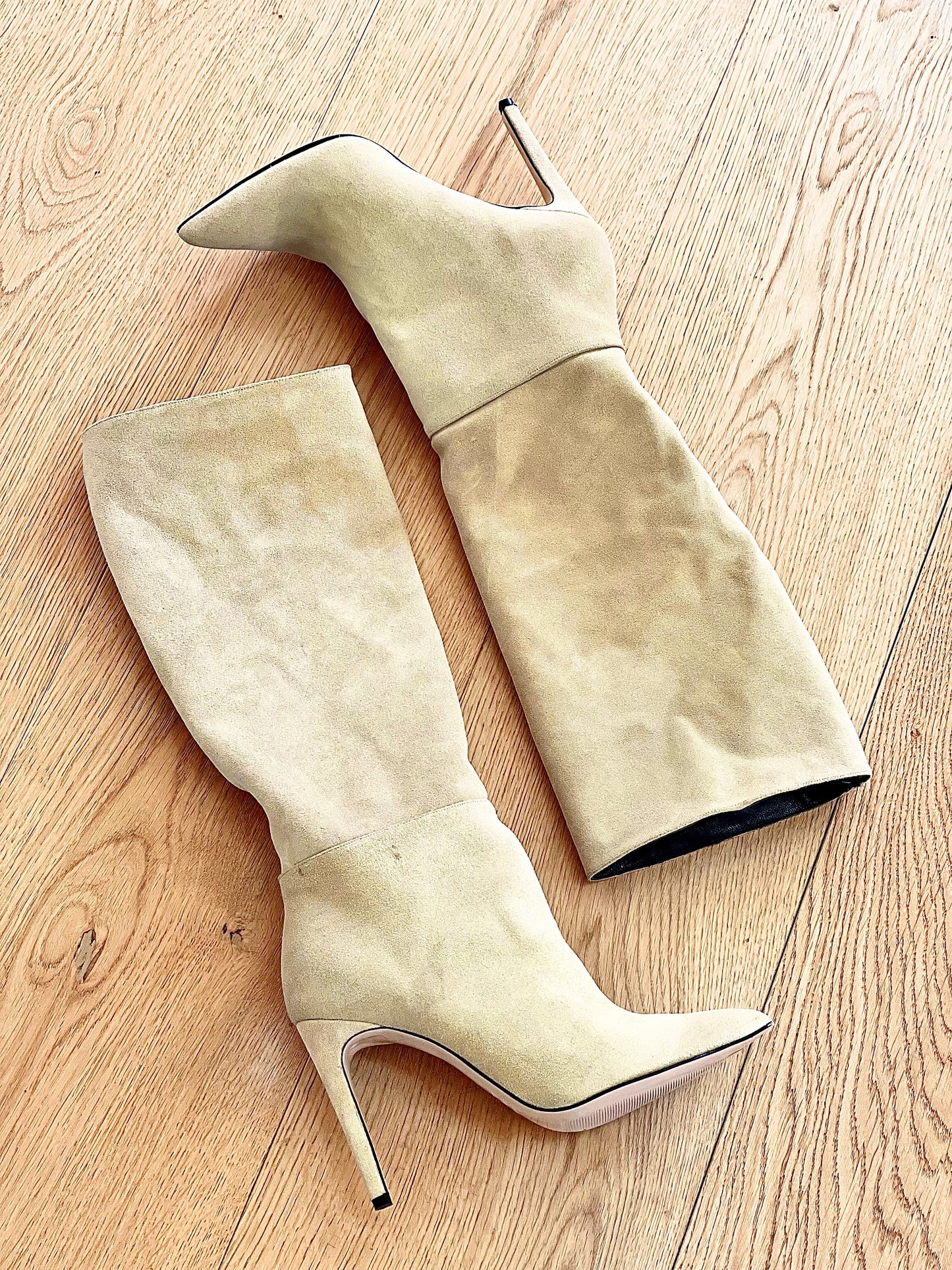 MAYA BEIGE SUEDE