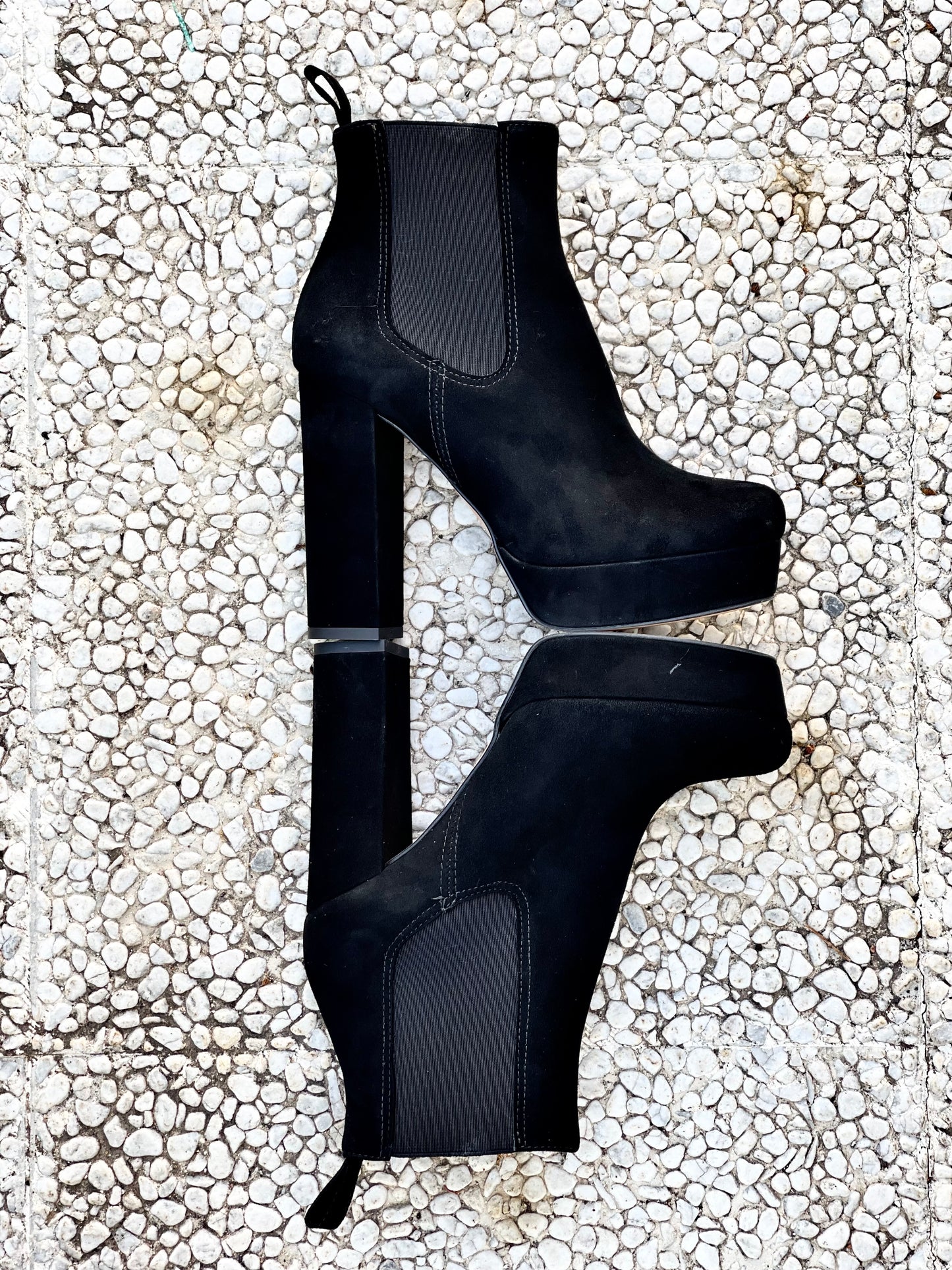 JAX SUEDE BLACK