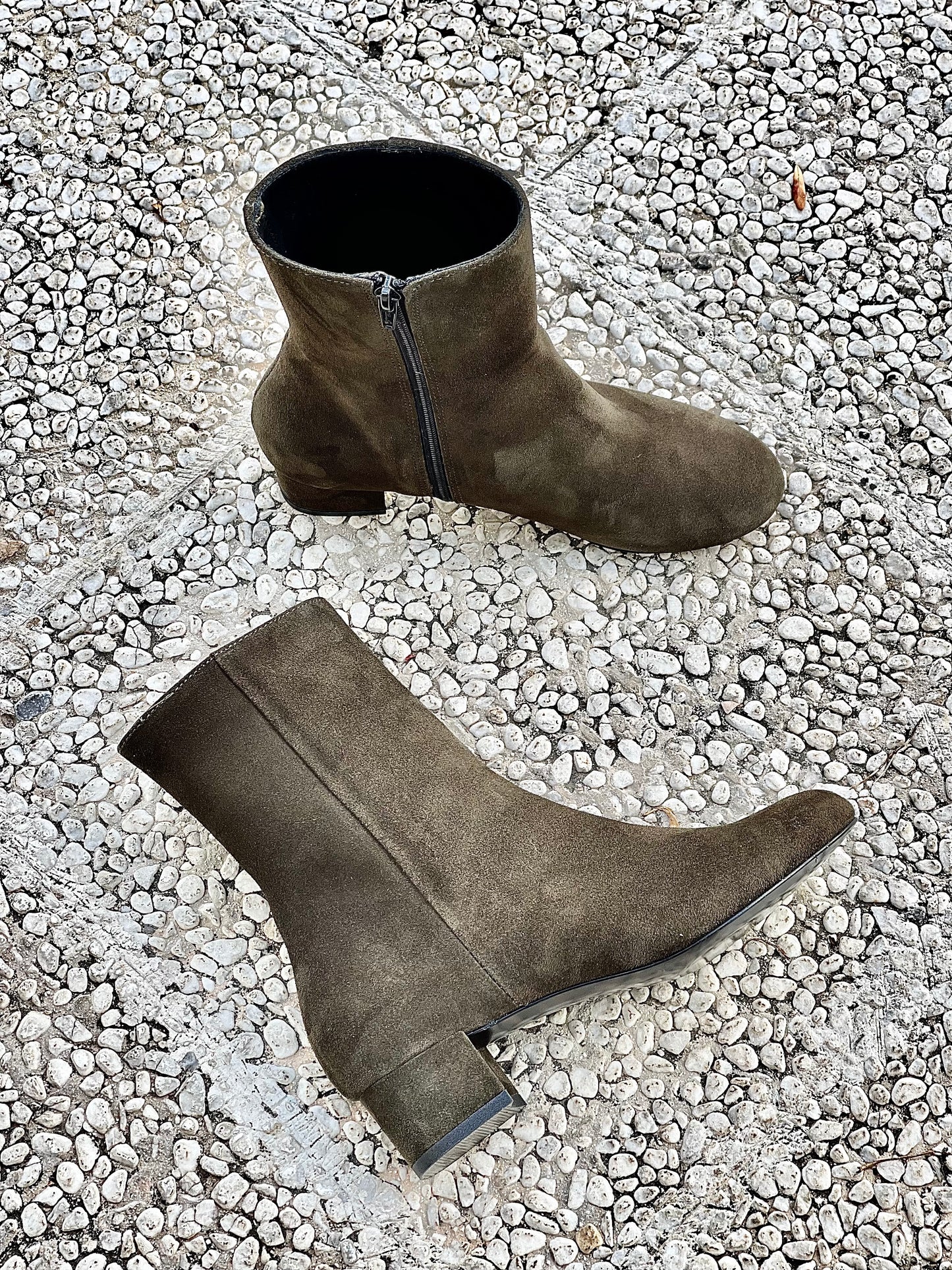 MAXIM KHAKI SUEDE